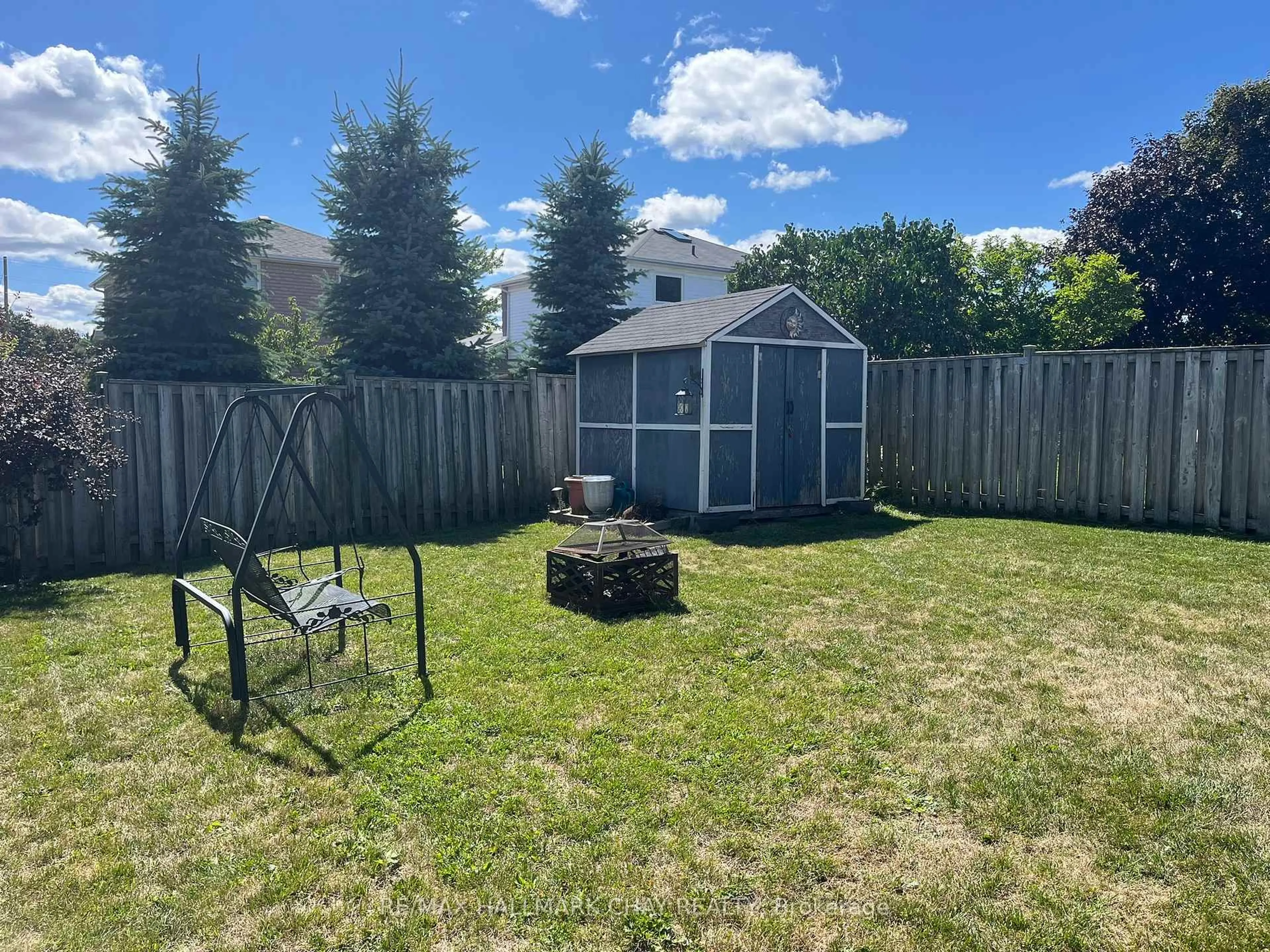Shed for 29 Charleson Dr, Barrie Ontario L4N 8N6