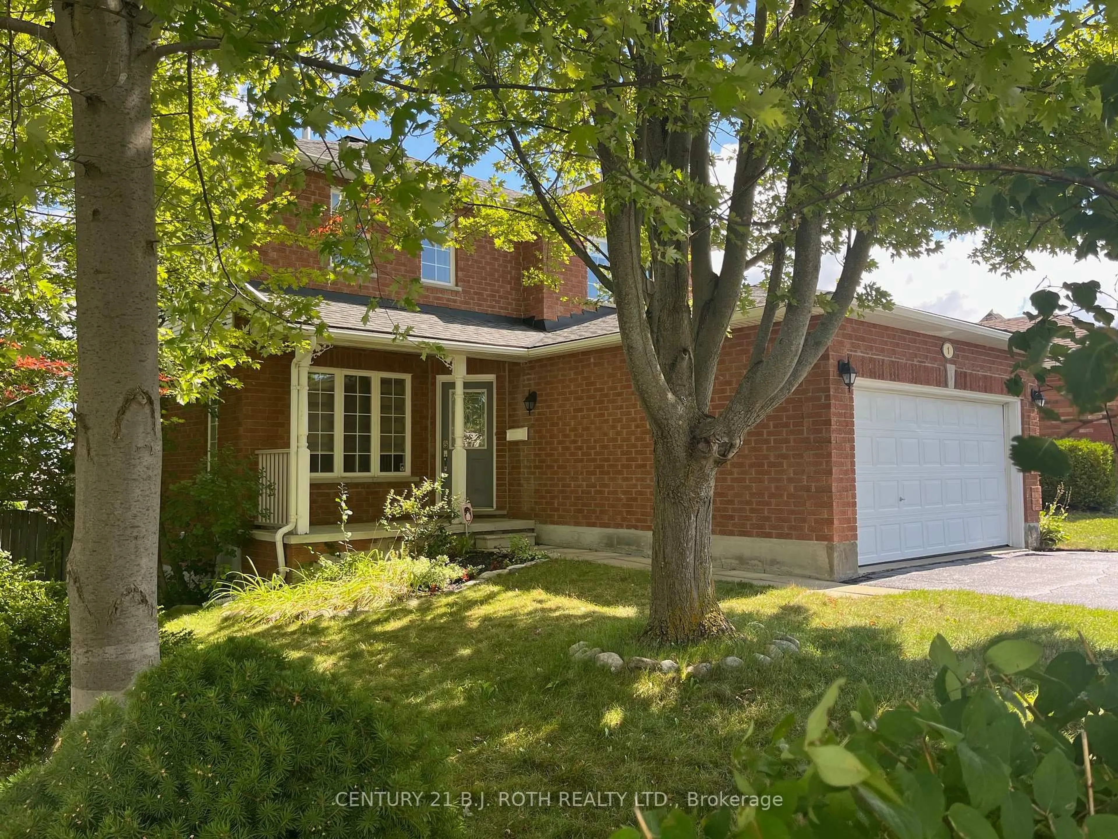 A pic from outside/outdoor area/front of a property/back of a property/a pic from drone, street for 1 GOLDEN EAGLE Way, Barrie Ontario L4M 6P4