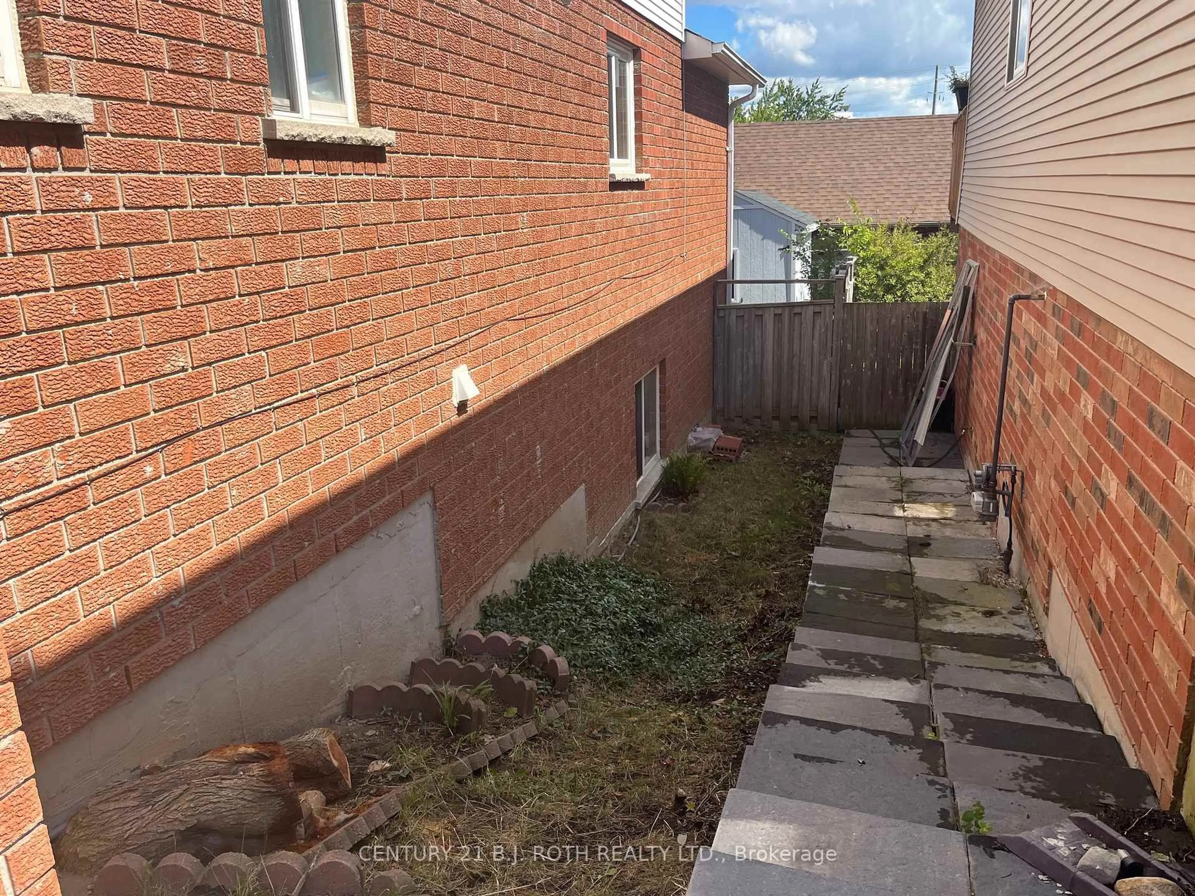 Unknown for 1 GOLDEN EAGLE Way, Barrie Ontario L4M 6P4