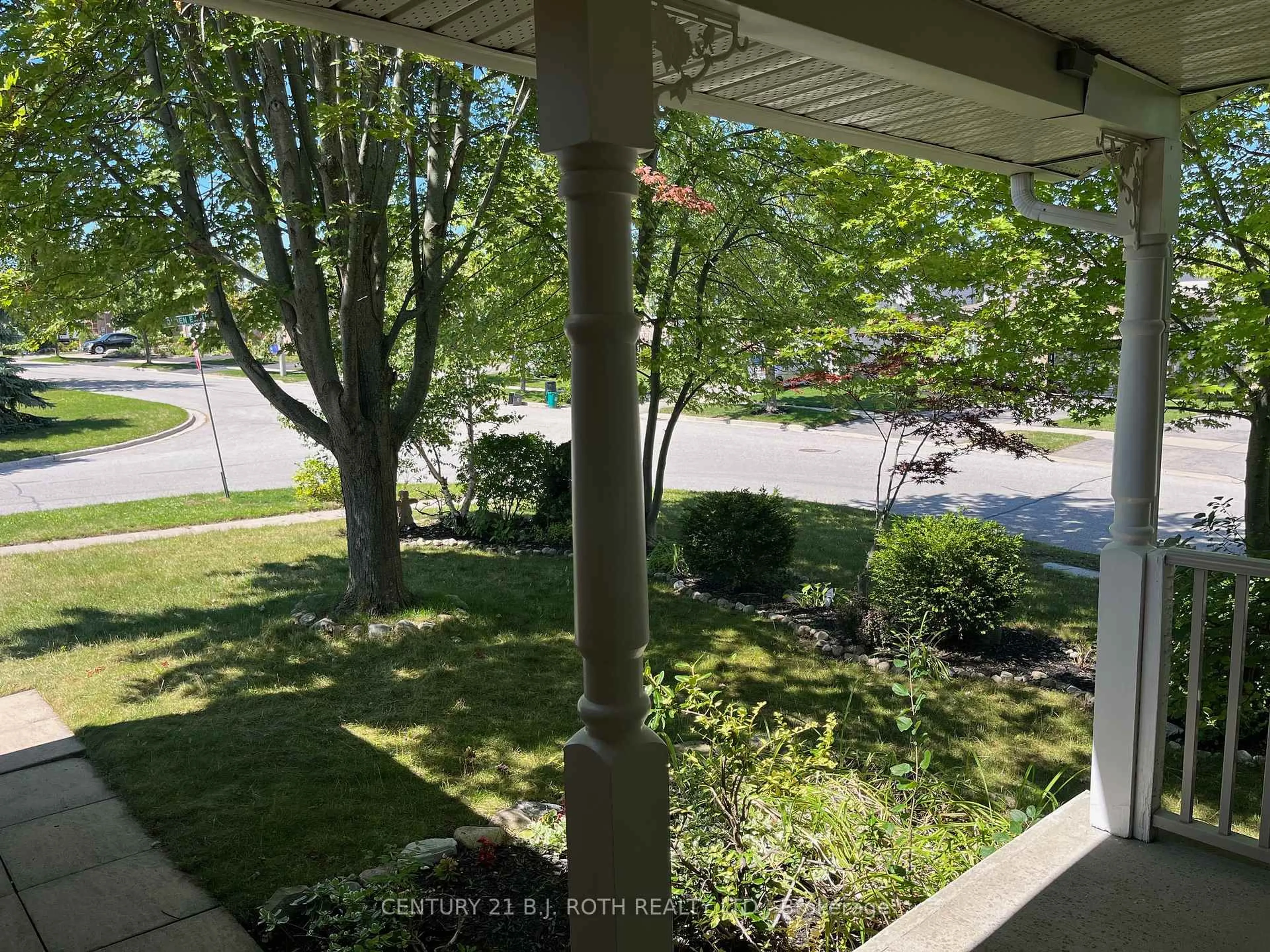 A pic from outside/outdoor area/front of a property/back of a property/a pic from drone, unknown for 1 GOLDEN EAGLE Way, Barrie Ontario L4M 6P4