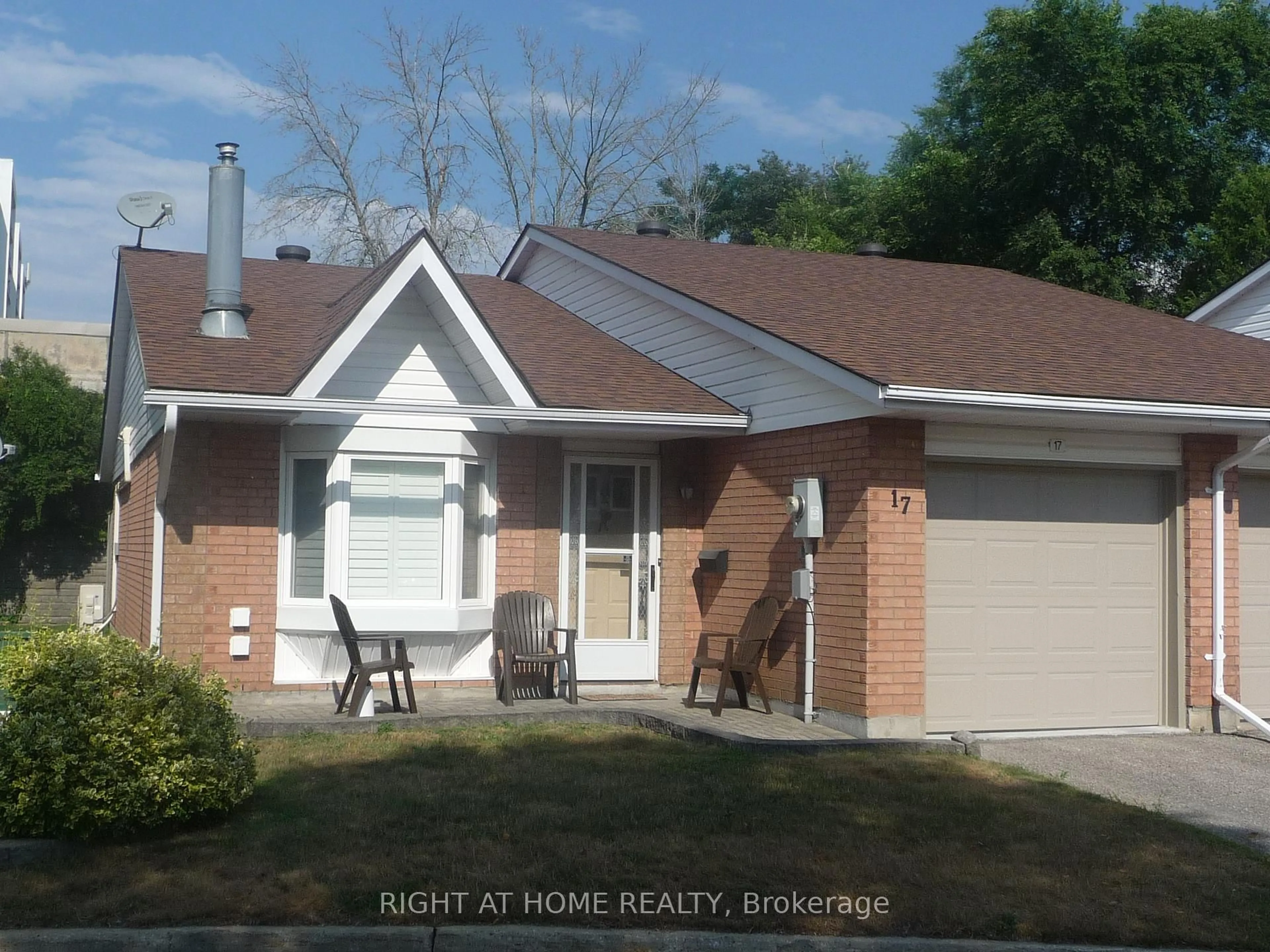 Home with vinyl exterior material, street for 696 King St #17, Midland Ontario L4R 5B5