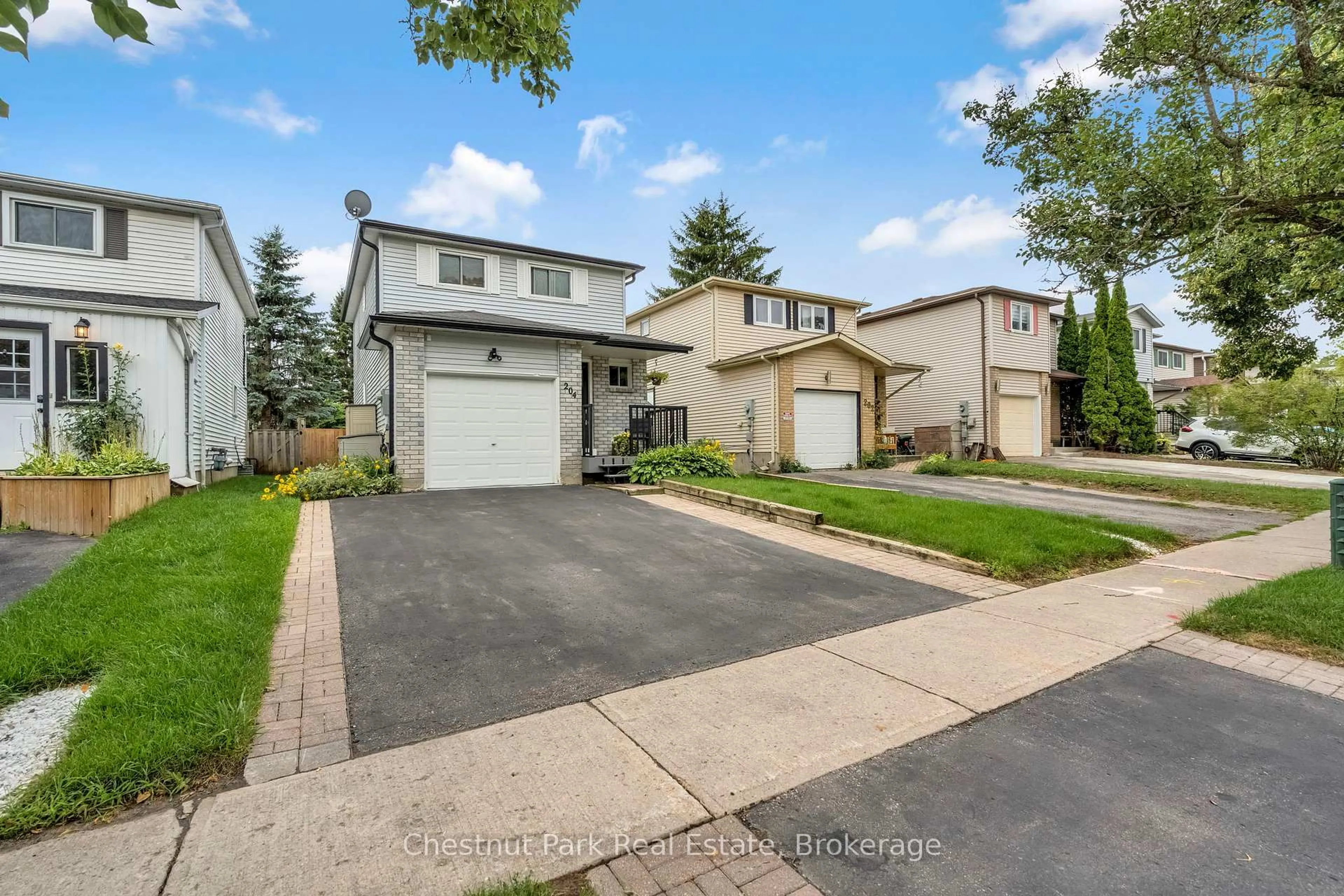 Unknown for 204 Hickling Tr, Barrie Ontario L4M 5X4