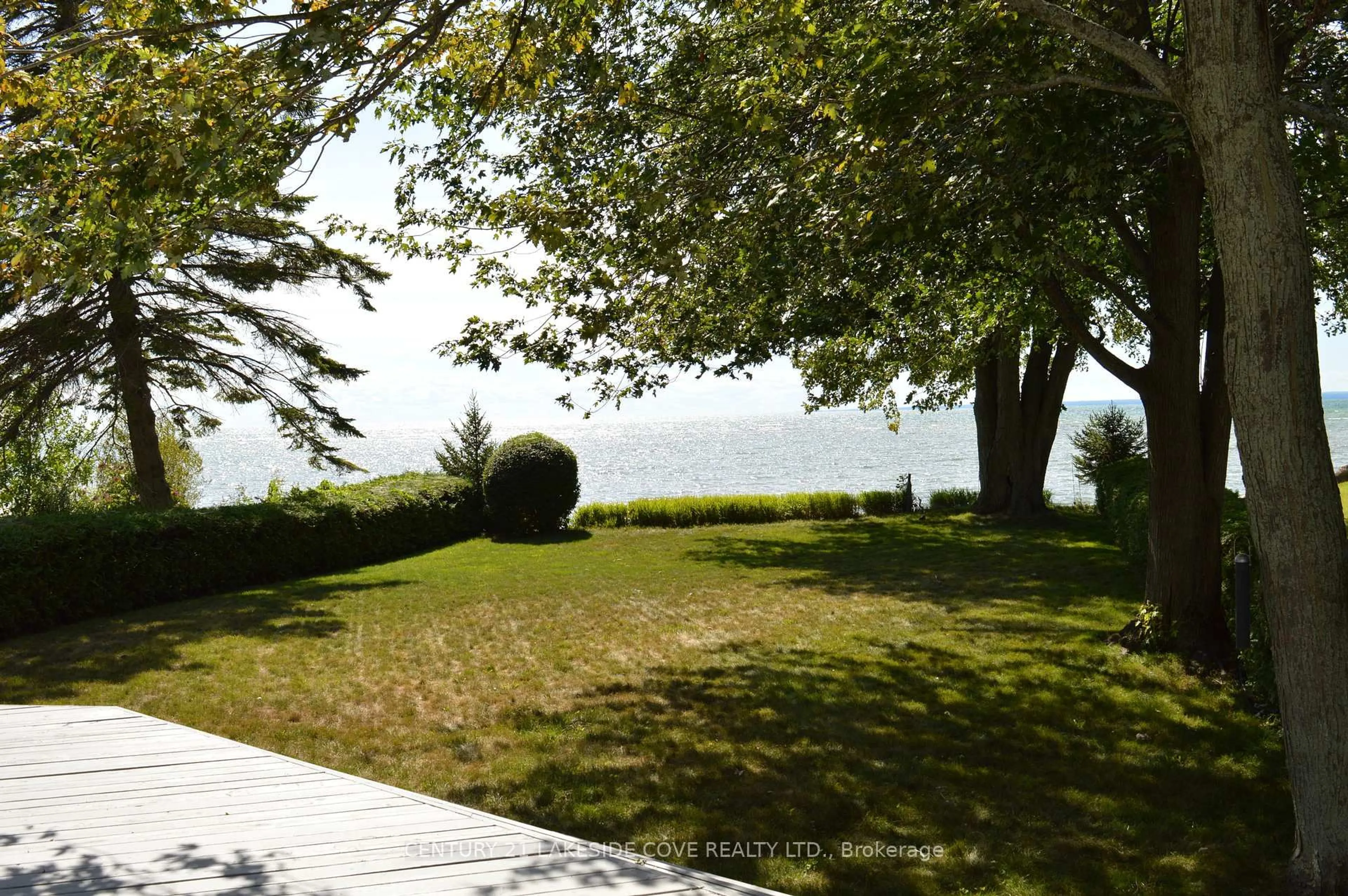 Patio, water/lake/river/ocean view for 100 Lake Ave, Ramara Ontario L0K 1B0
