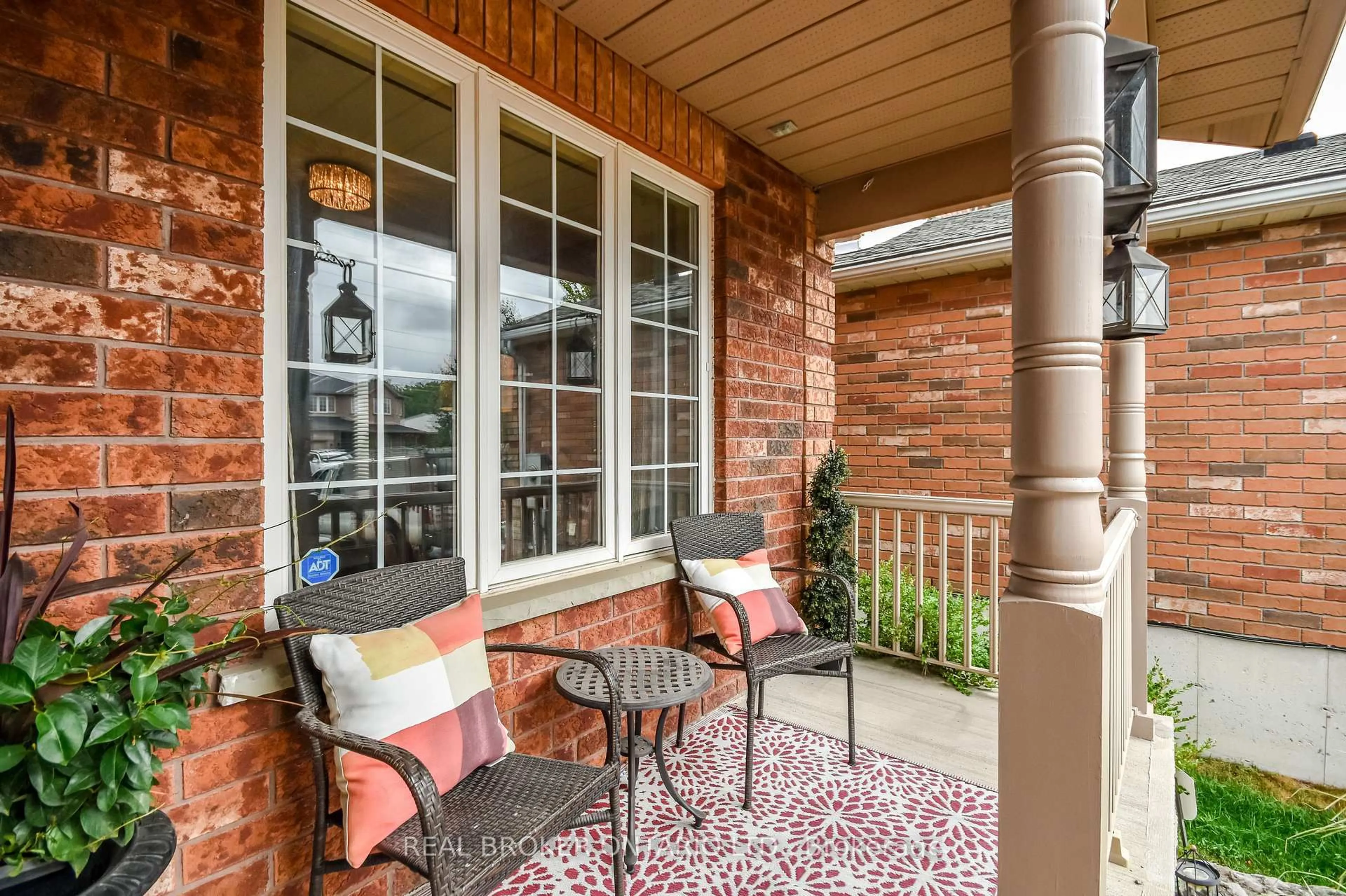 Unknown for 210 Pringle Dr, Barrie Ontario L4N 0P5