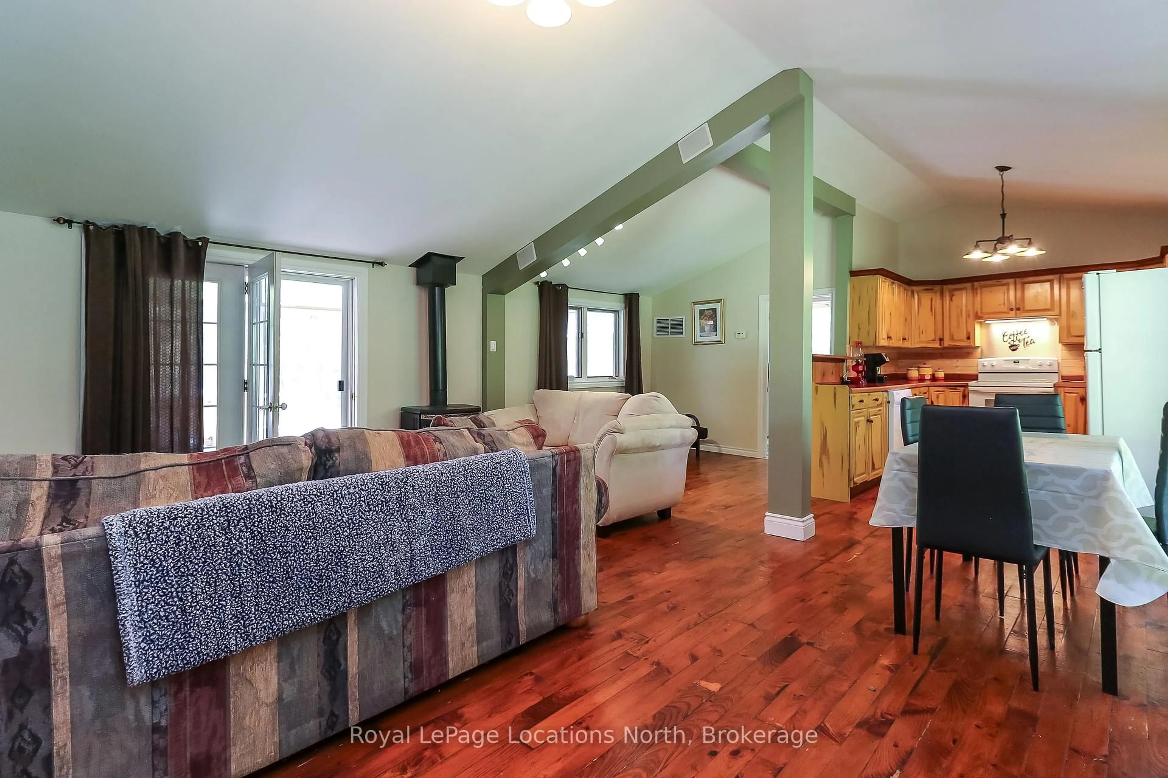 Living room with furniture, unknown for 2198 Champlain Rd, Tiny Ontario L9M 0C4