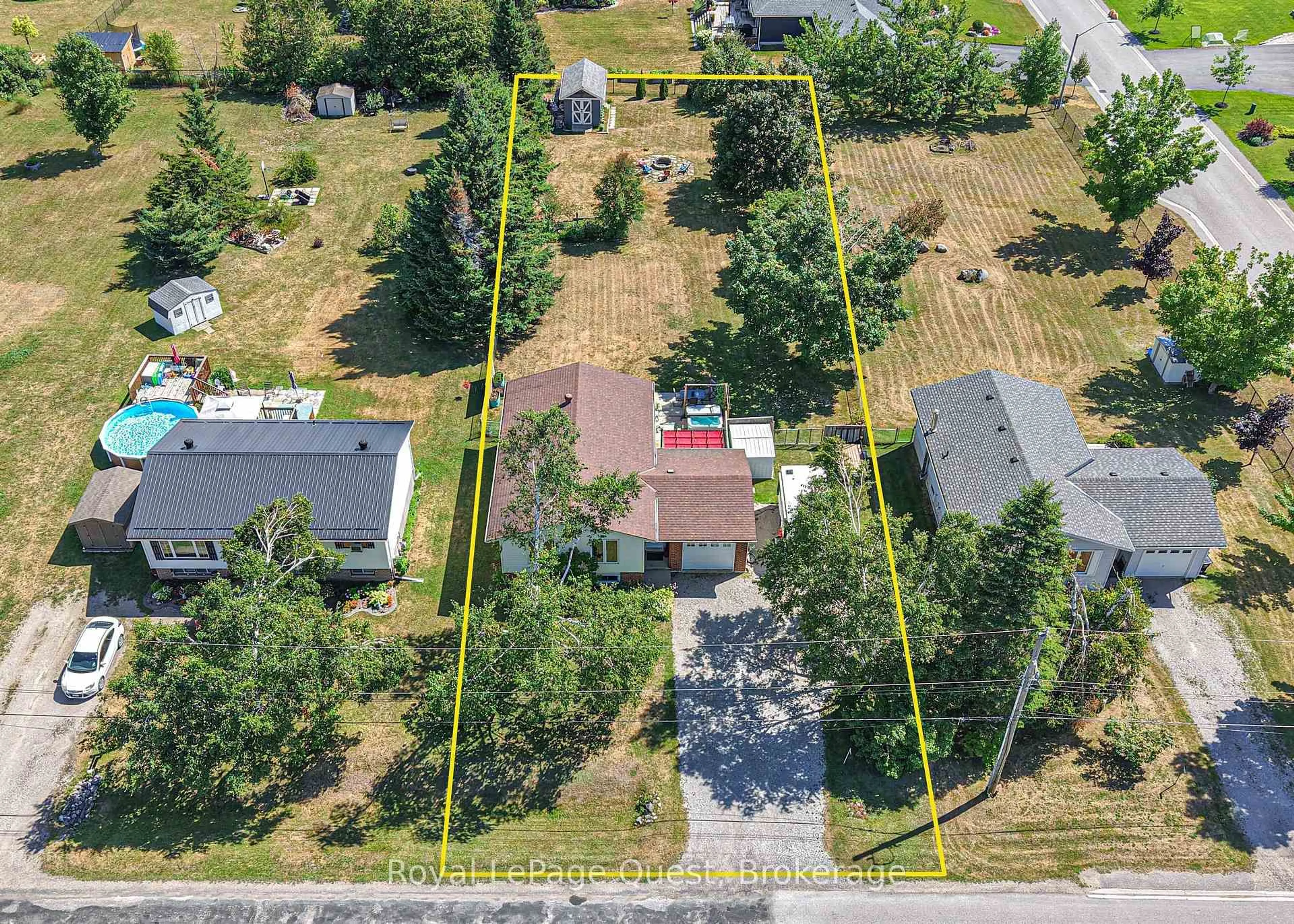 A pic from outside/outdoor area/front of a property/back of a property/a pic from drone, street for 3945 13 Line, Oro-Medonte Ontario L0K 1E0