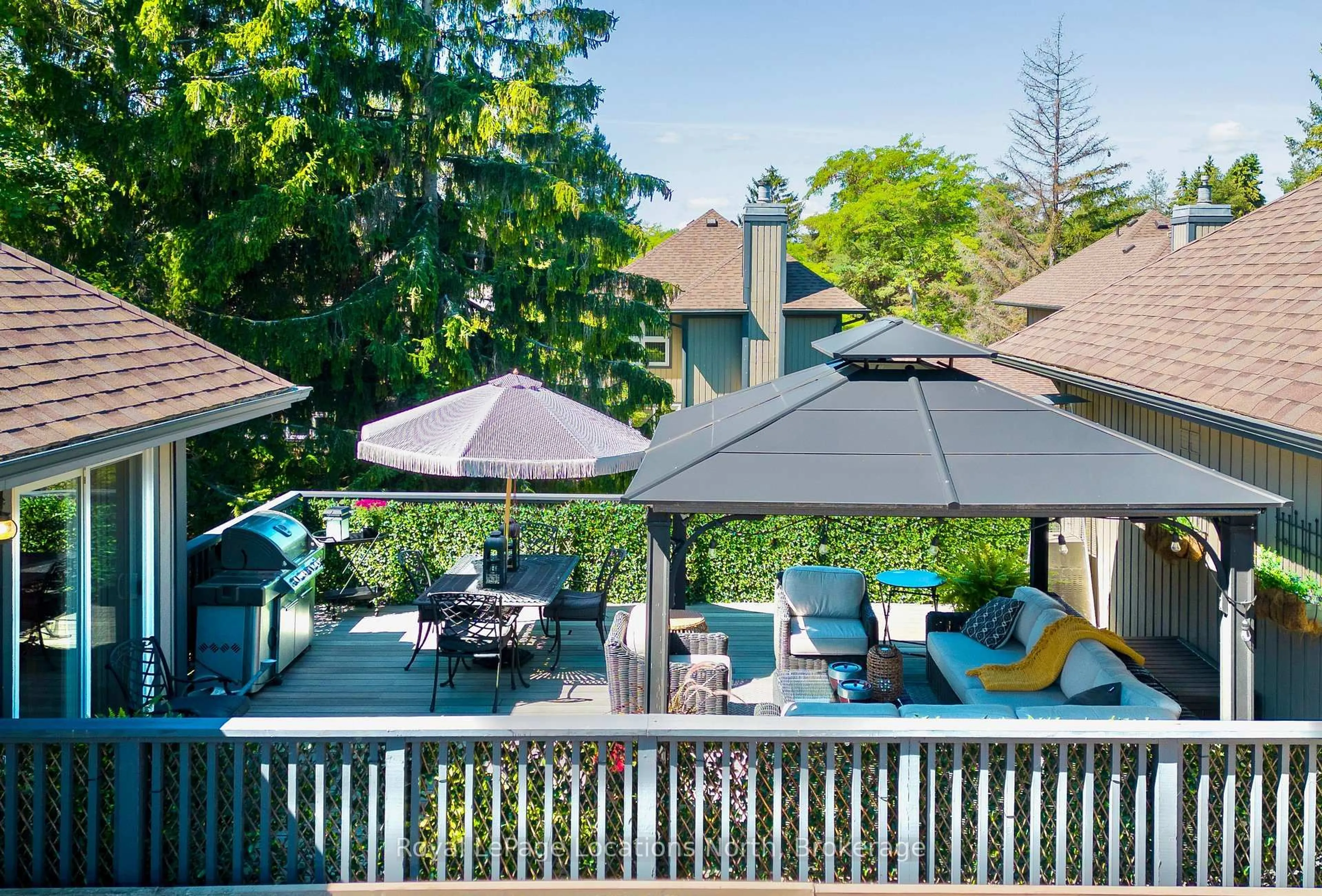 Patio, street for 417 Mariners Way, Collingwood Ontario L9Y 5C7