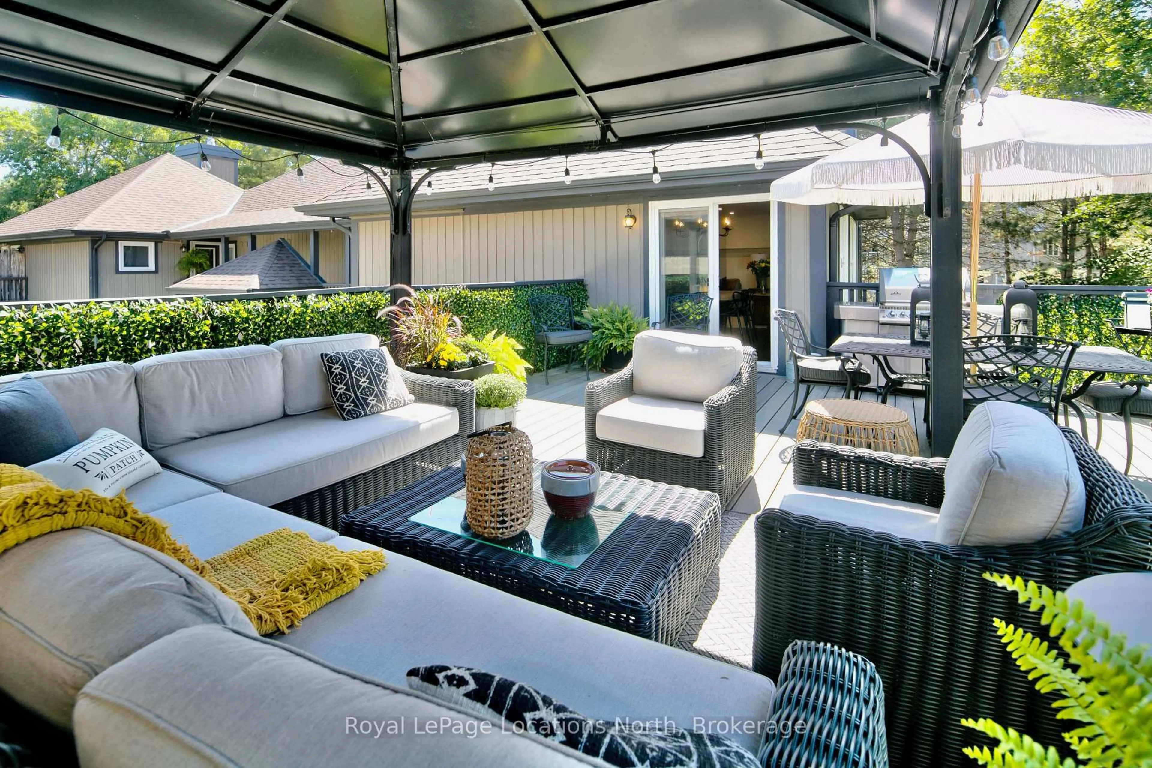 Patio, street for 417 Mariners Way, Collingwood Ontario L9Y 5C7
