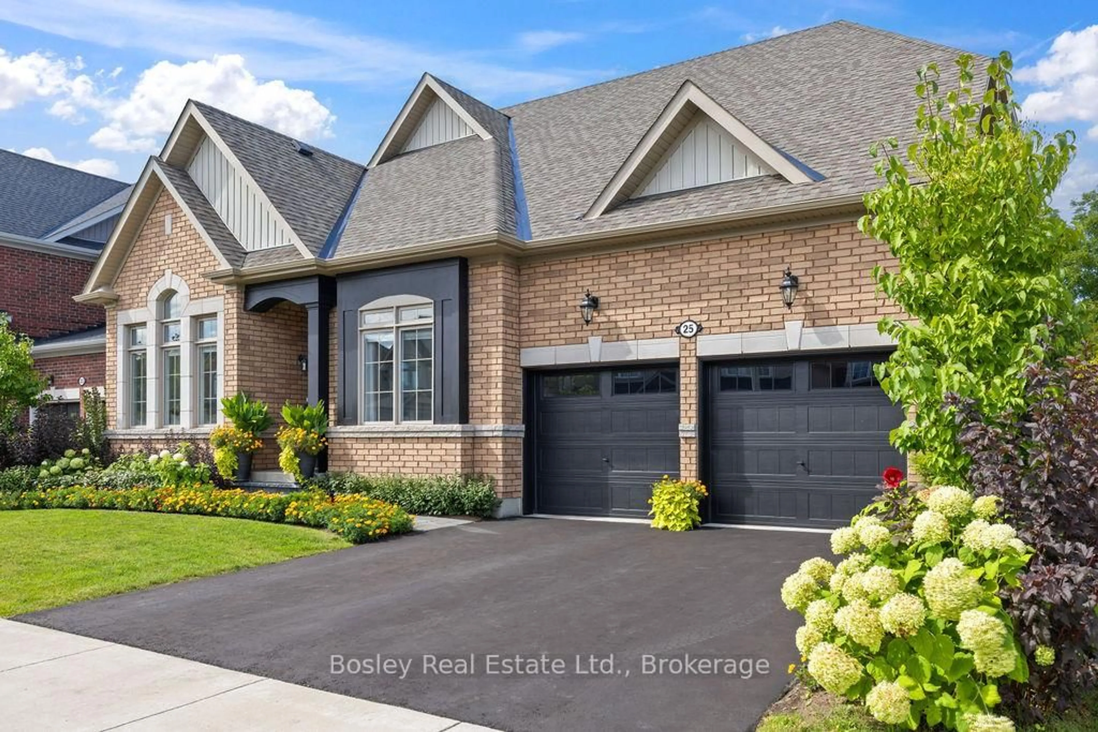 Home with brick exterior material, street for 25 Mclean Ave, Collingwood Ontario L9Y 3V2