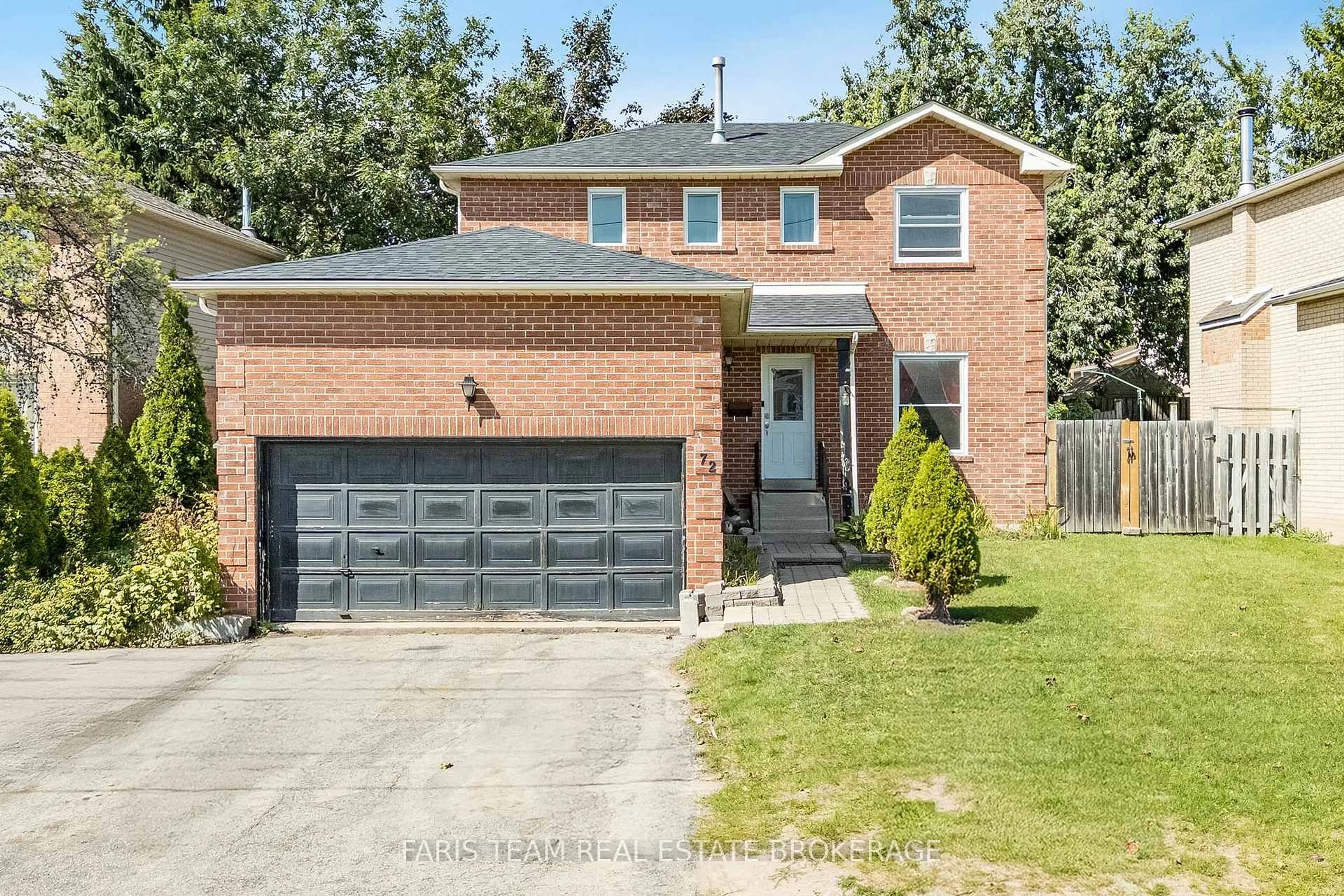 Home with brick exterior material, street for 72 Livingstone St, Barrie Ontario L4N 7J1