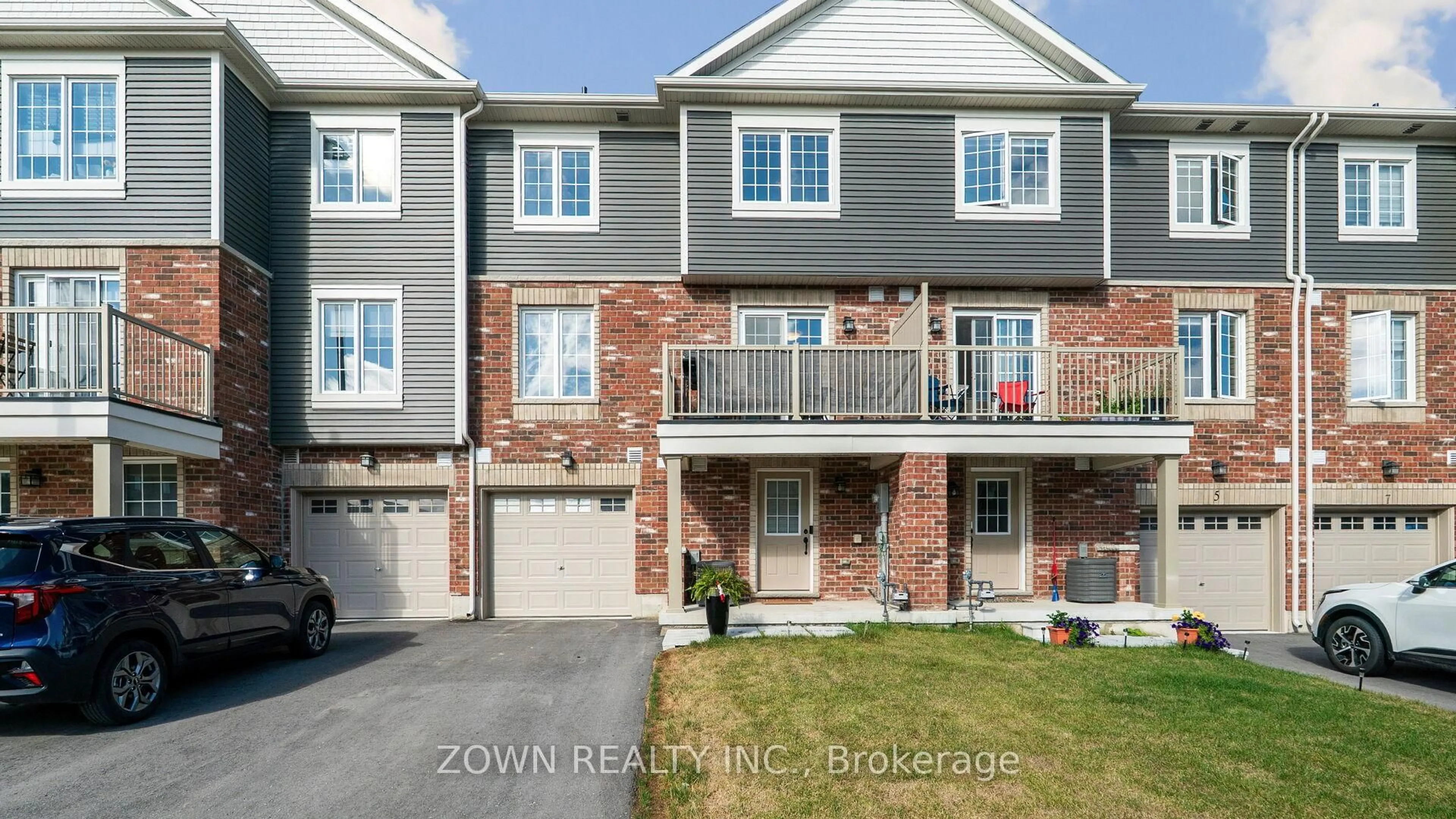 Home with brick exterior material, street for 3 Silo Mews, Barrie Ontario L9J 0V4