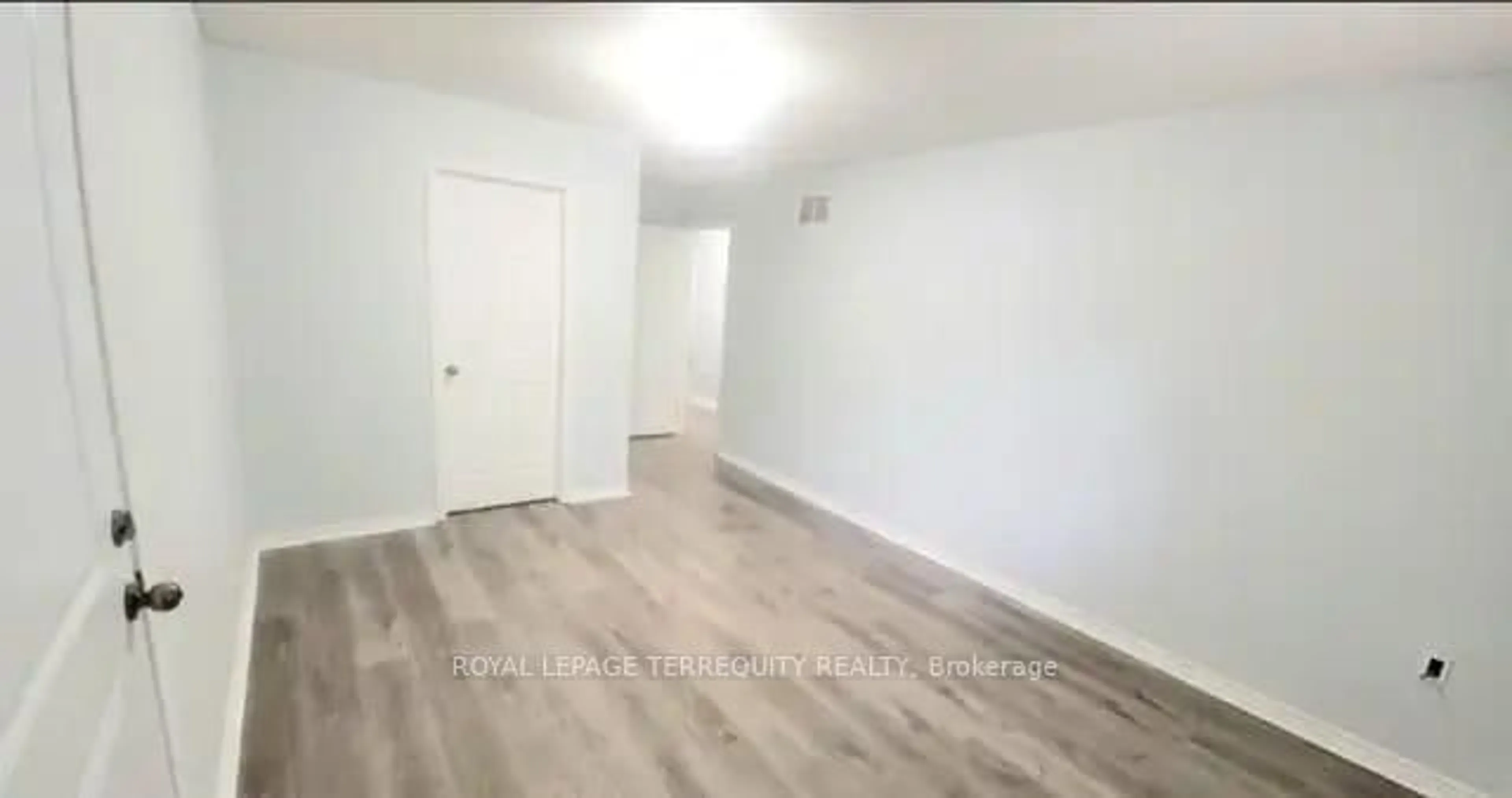 A pic of a room for 27 Watson Dr, Barrie Ontario L4M 6W8
