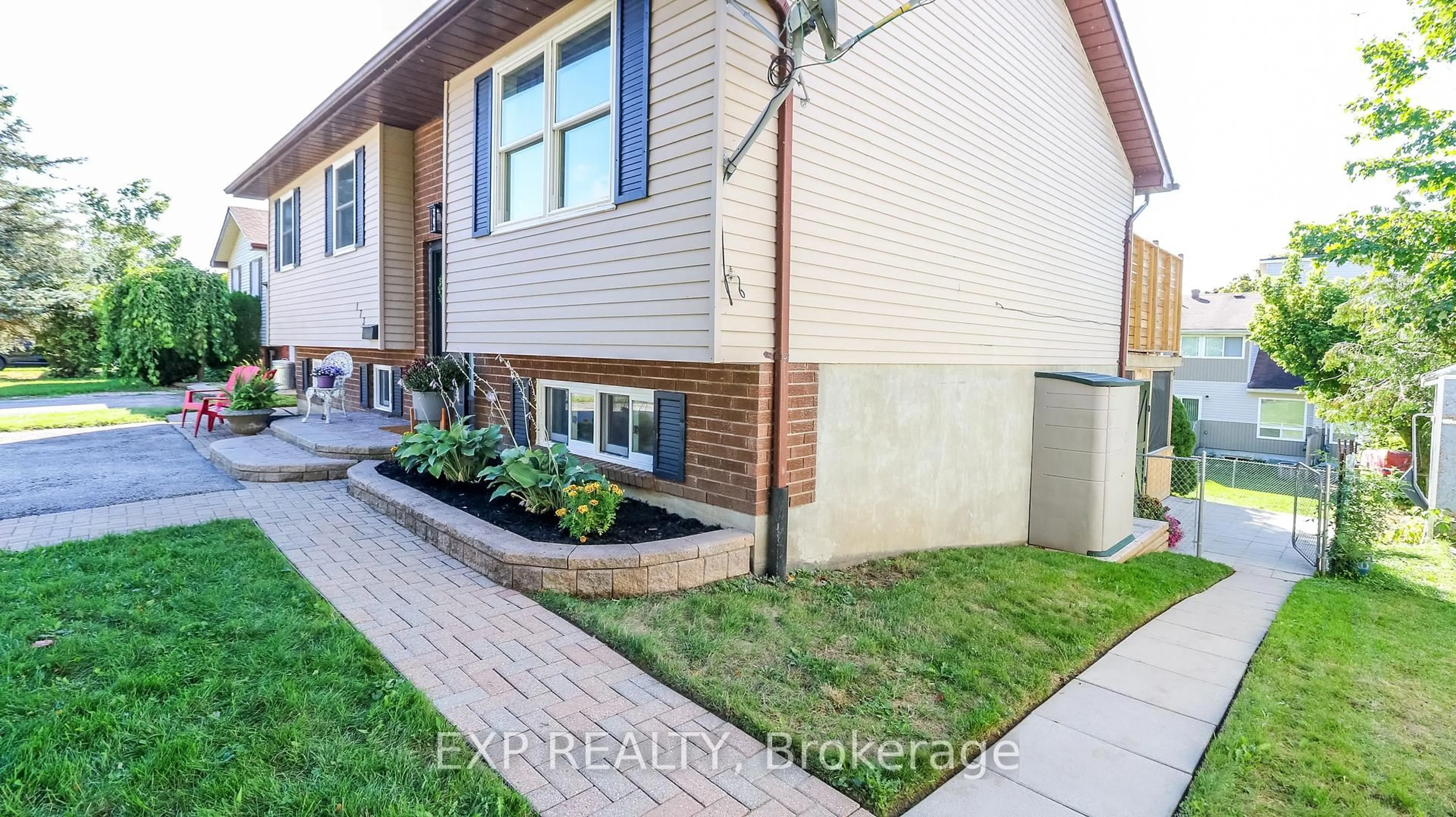 Home with brick exterior material, street for 173 Shannon St, Orillia Ontario L3V 7B6