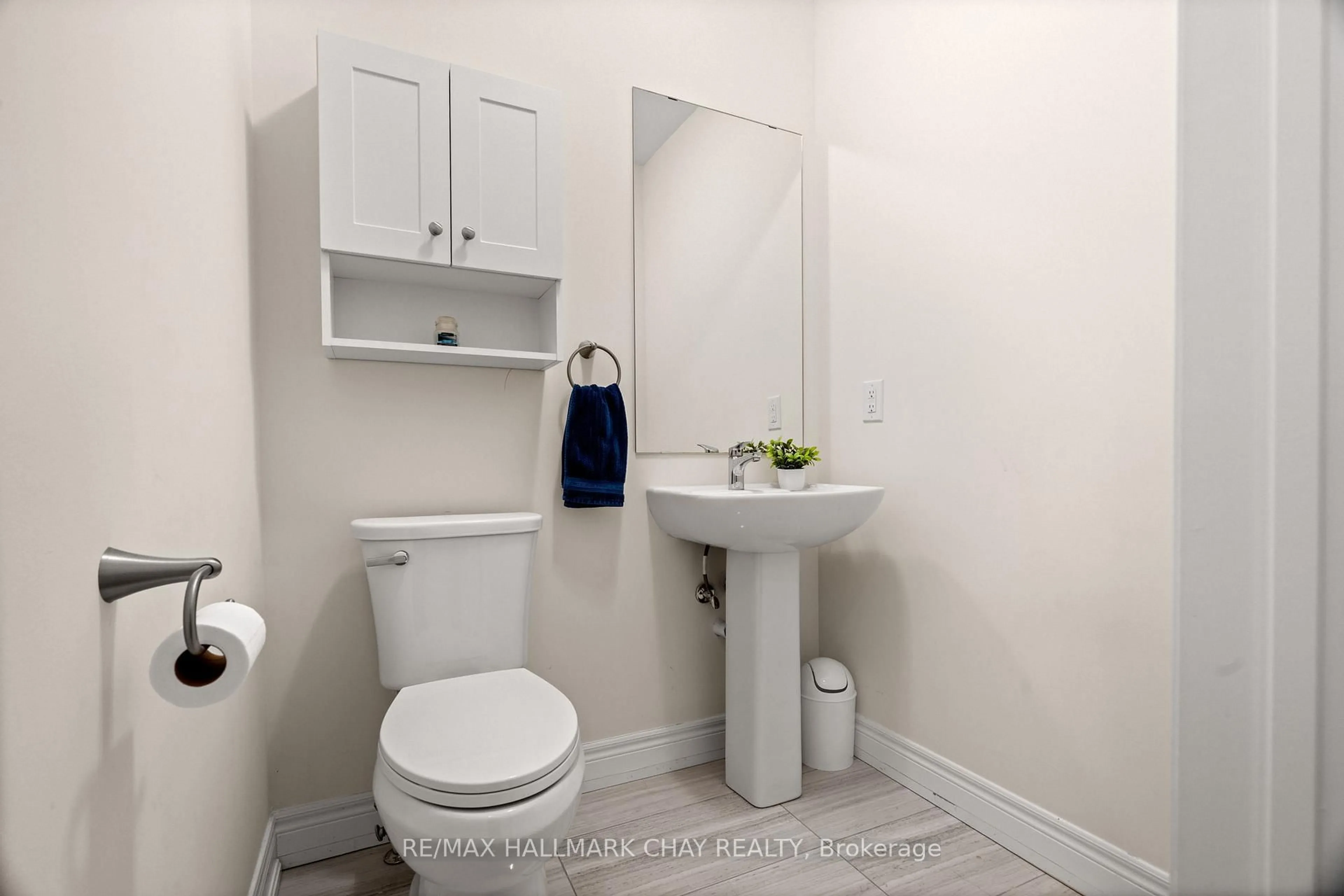 Standard bathroom, unknown for 319 ATKINSON St, Clearview Ontario L0M 1S0