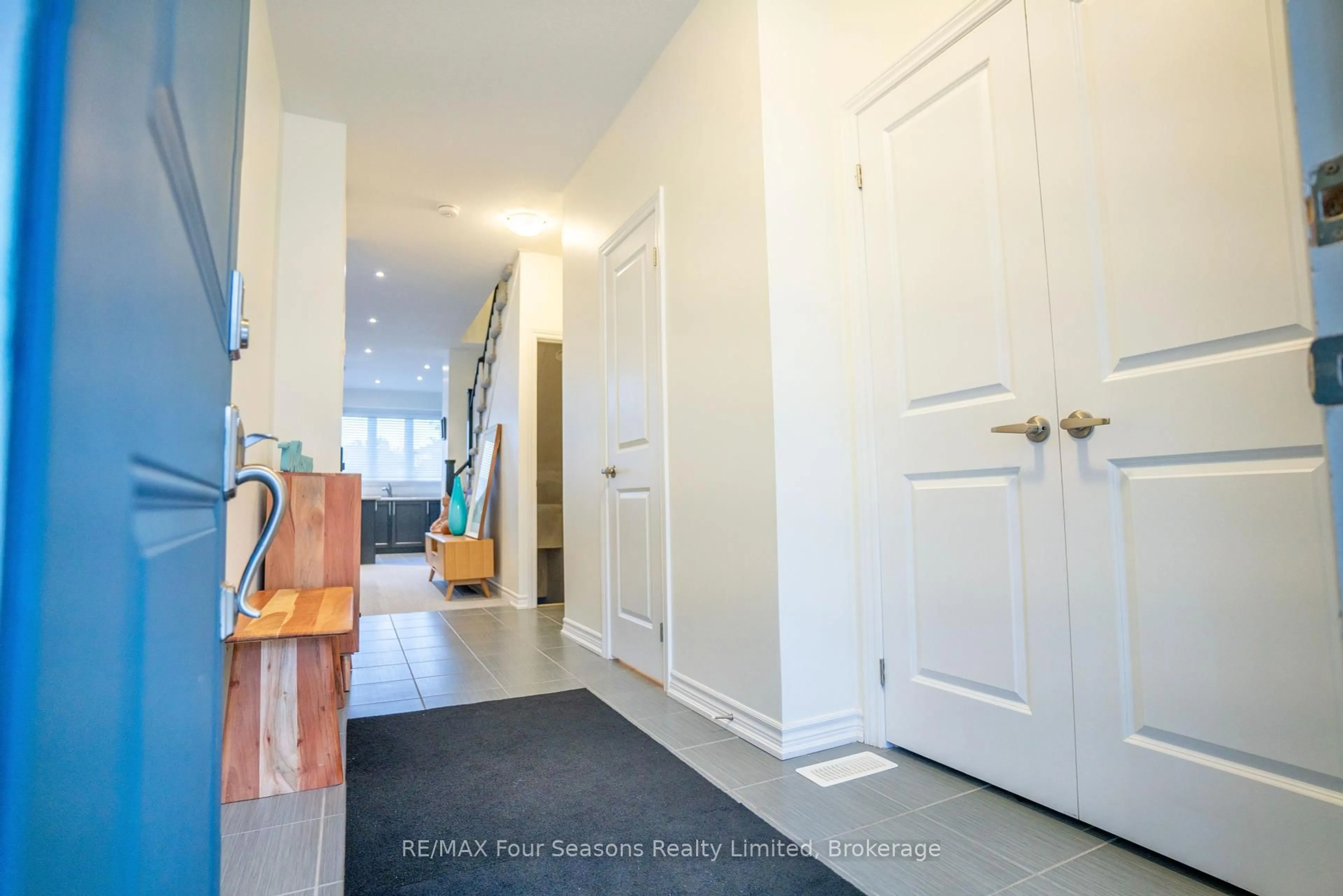 Indoor entryway for 42 Lett Ave, Collingwood Ontario L9Y 0X5