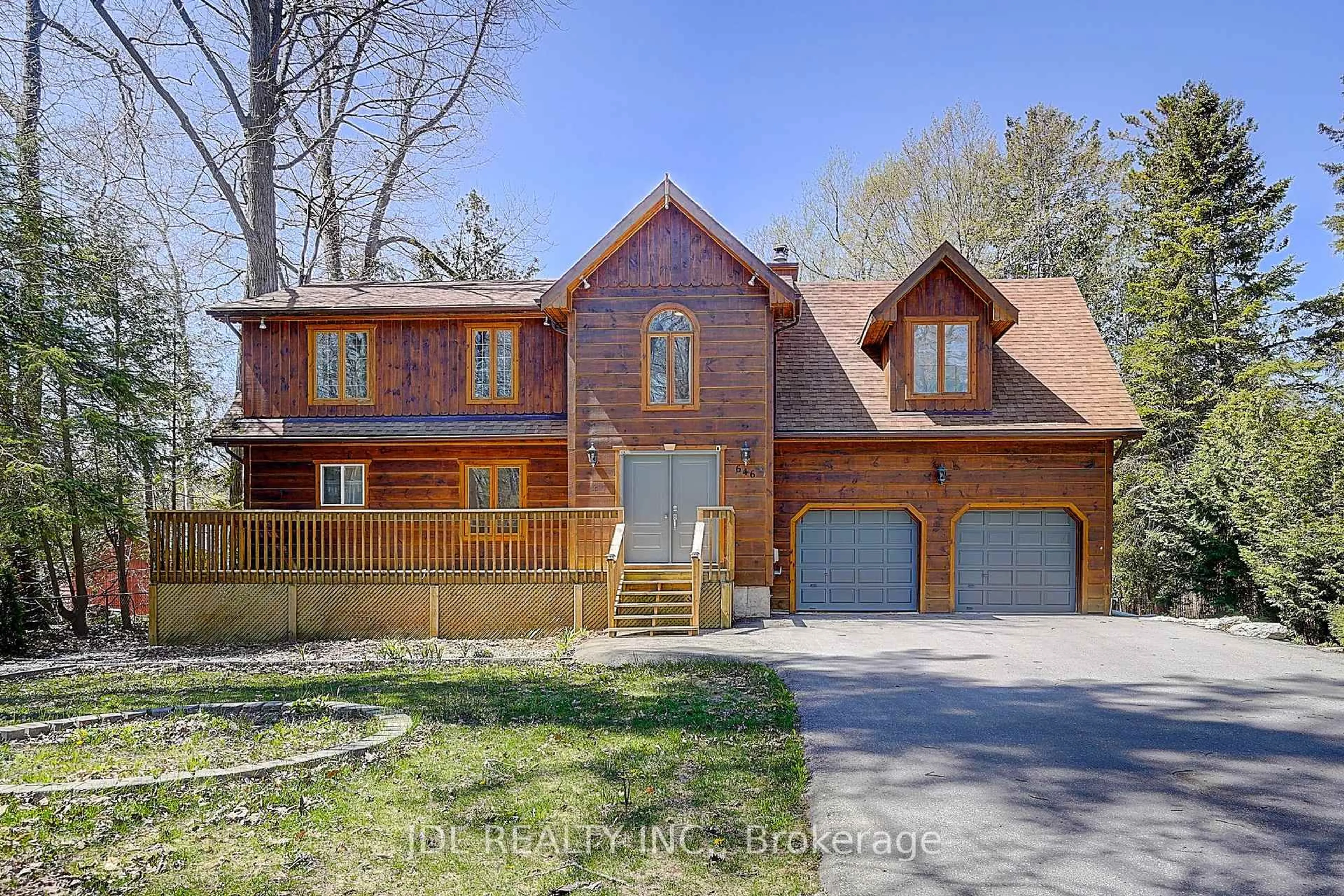 Home with vinyl exterior material, unknown for 646 Oxbow Park Dr, Wasaga Beach Ontario L9Z 2V2