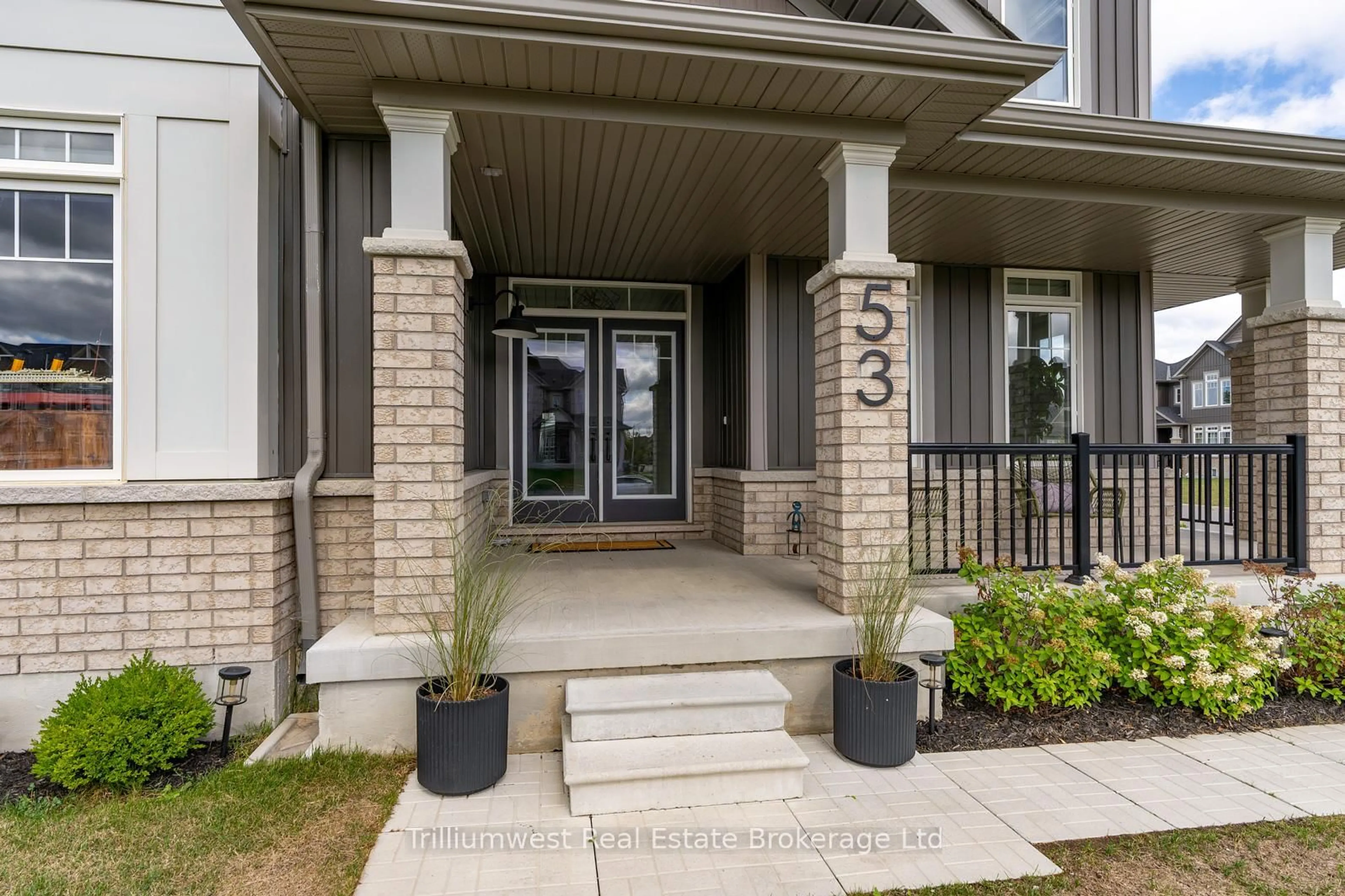 Indoor entryway for 53 Tracey Lane, Collingwood Ontario L9Y 3L7