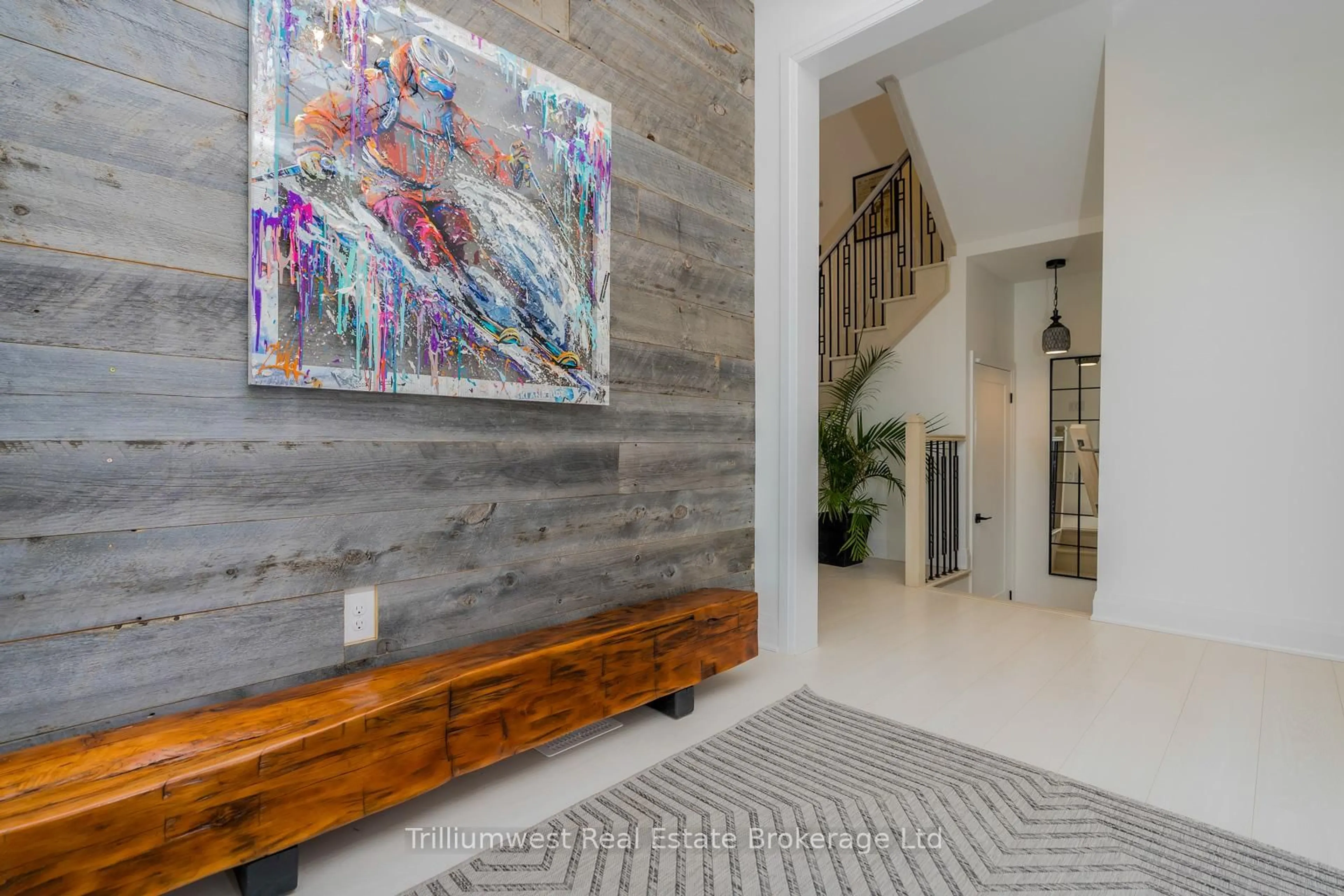 Indoor entryway for 53 Tracey Lane, Collingwood Ontario L9Y 3L7