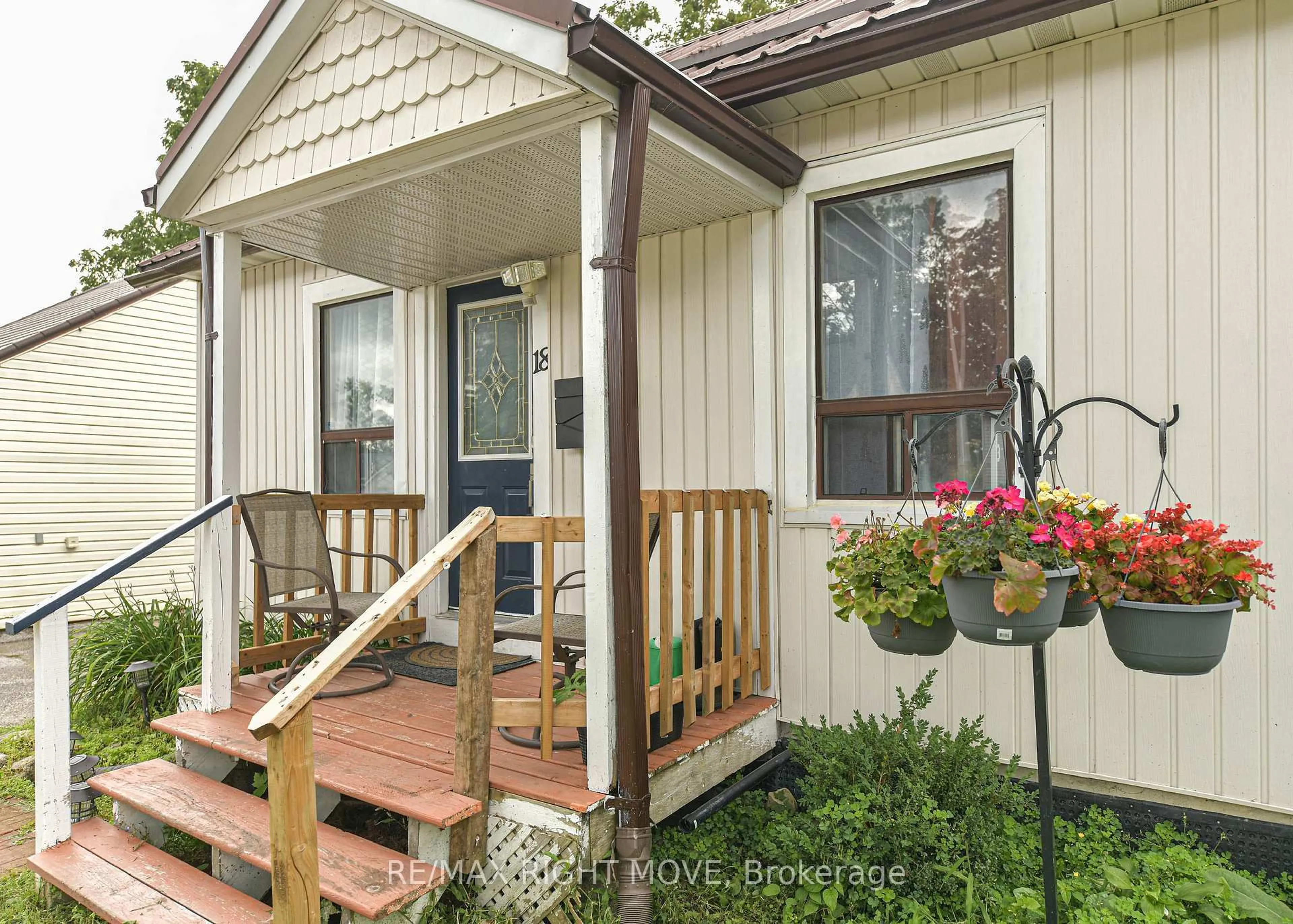Unknown for 18 Albany Ave, Orillia Ontario L3V 2T3