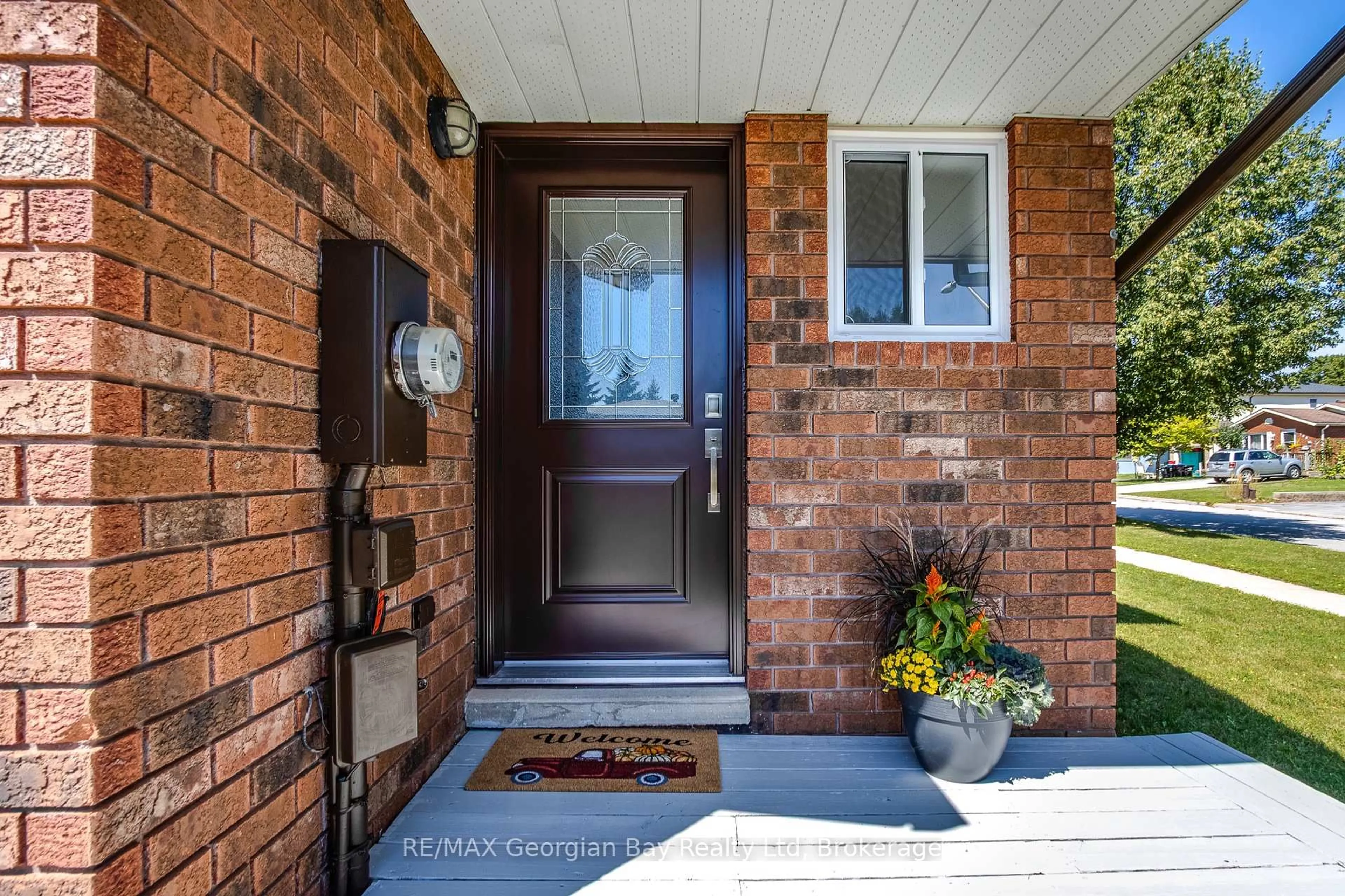 Indoor entryway for 328 Rose Cres, Midland Ontario L4R 5C1