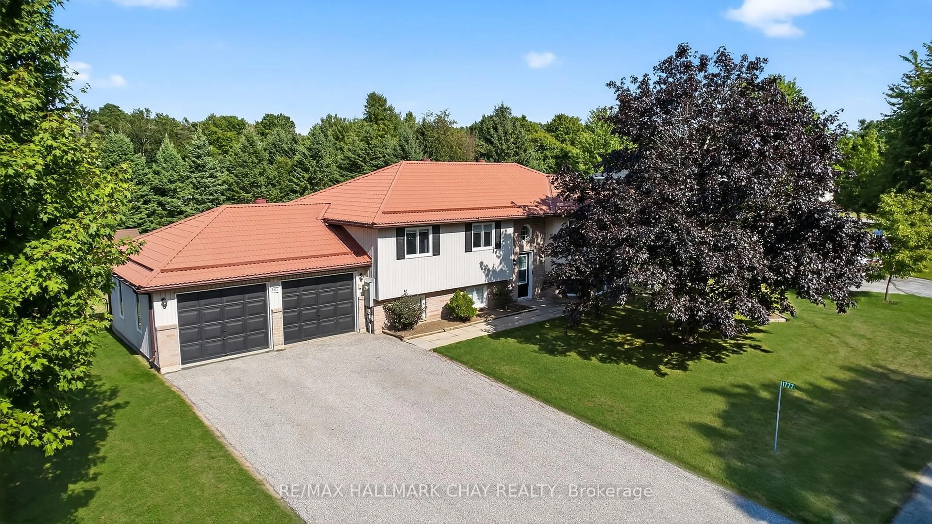A pic from outside/outdoor area/front of a property/back of a property/a pic from drone, street for 1777 George Johnston Rd, Springwater Ontario L9X 0A1