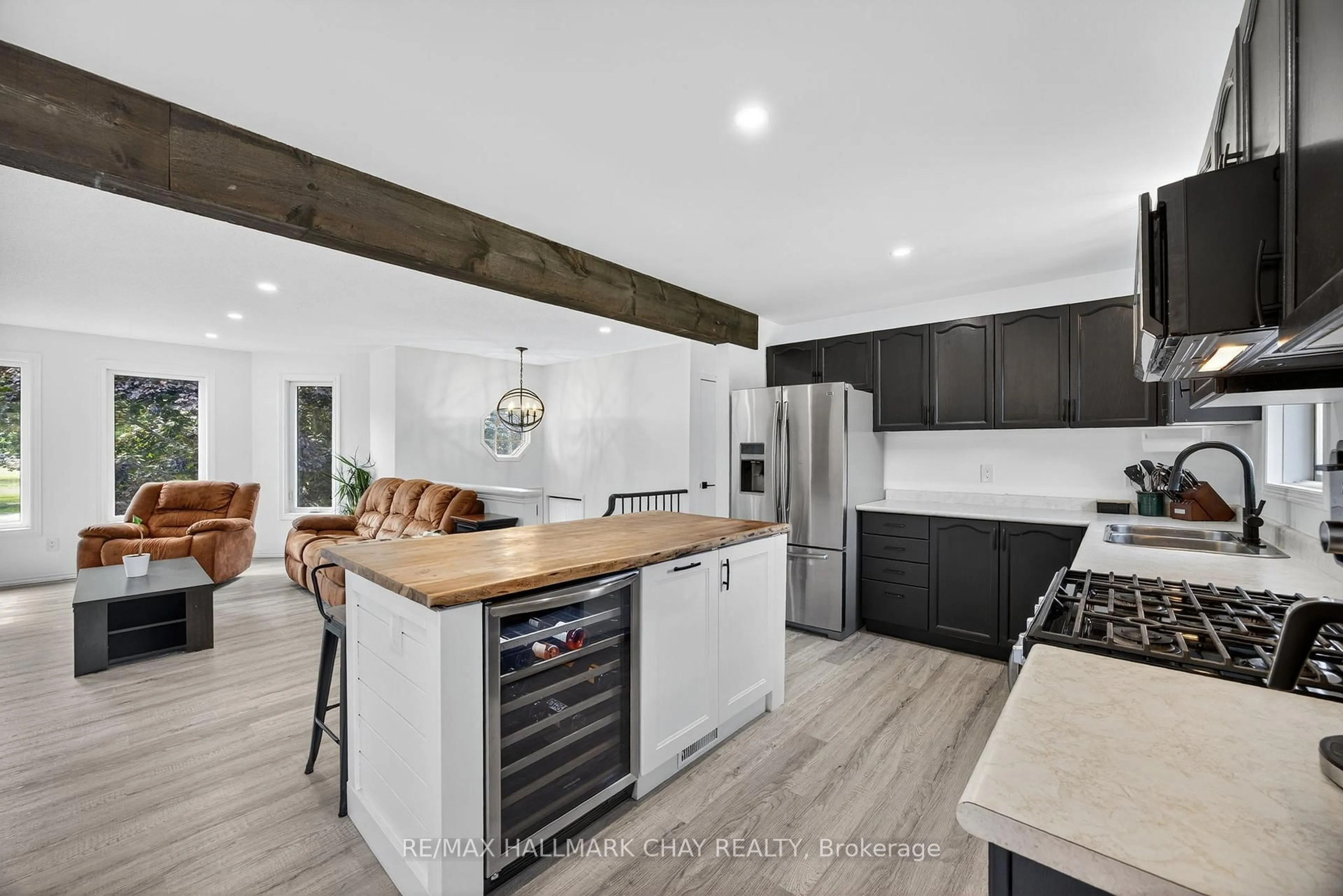 Open concept kitchen, unknown for 1777 George Johnston Rd, Springwater Ontario L9X 0A1