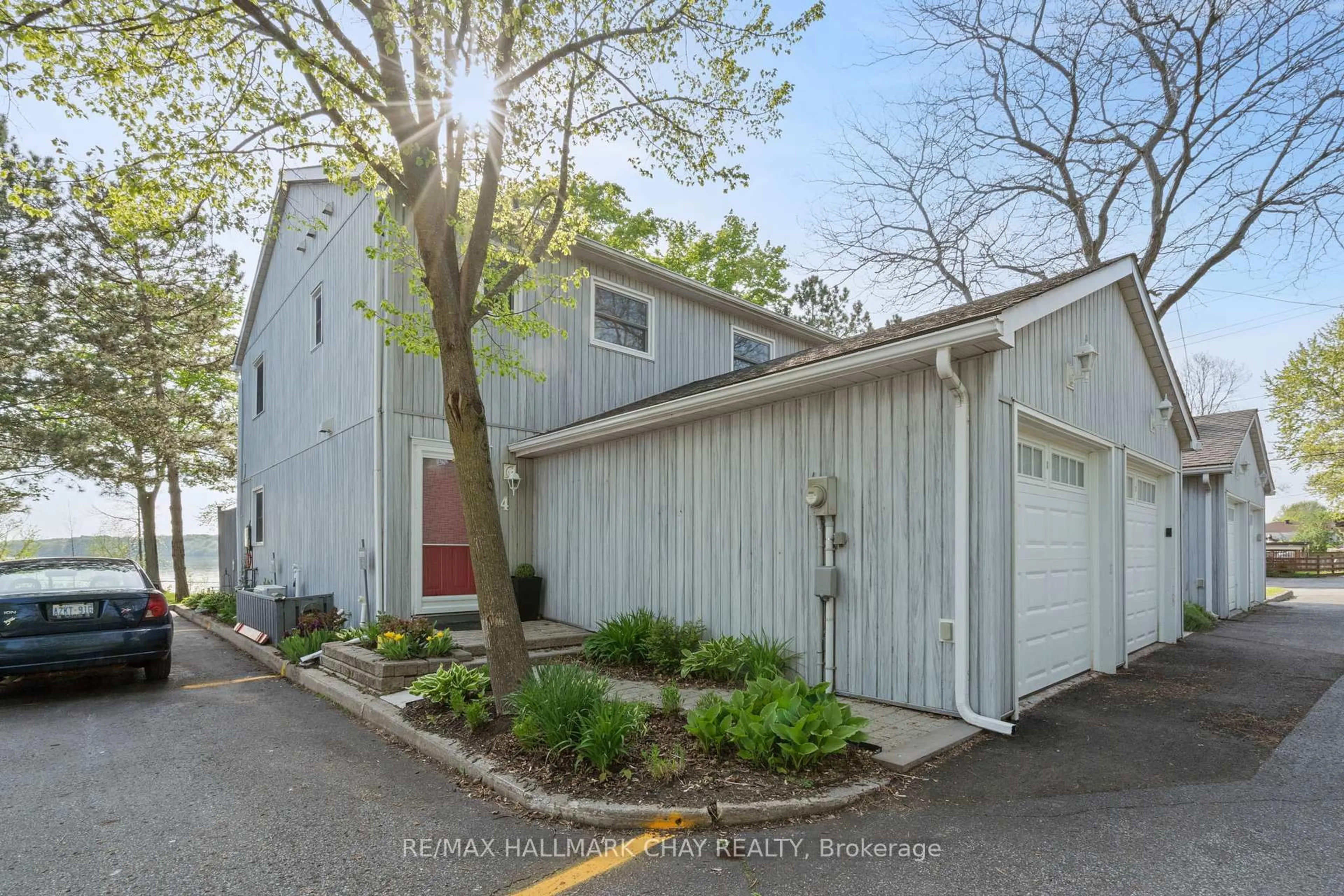 Unknown for 1 Olive Cres #4, Orillia Ontario L3V 7N5