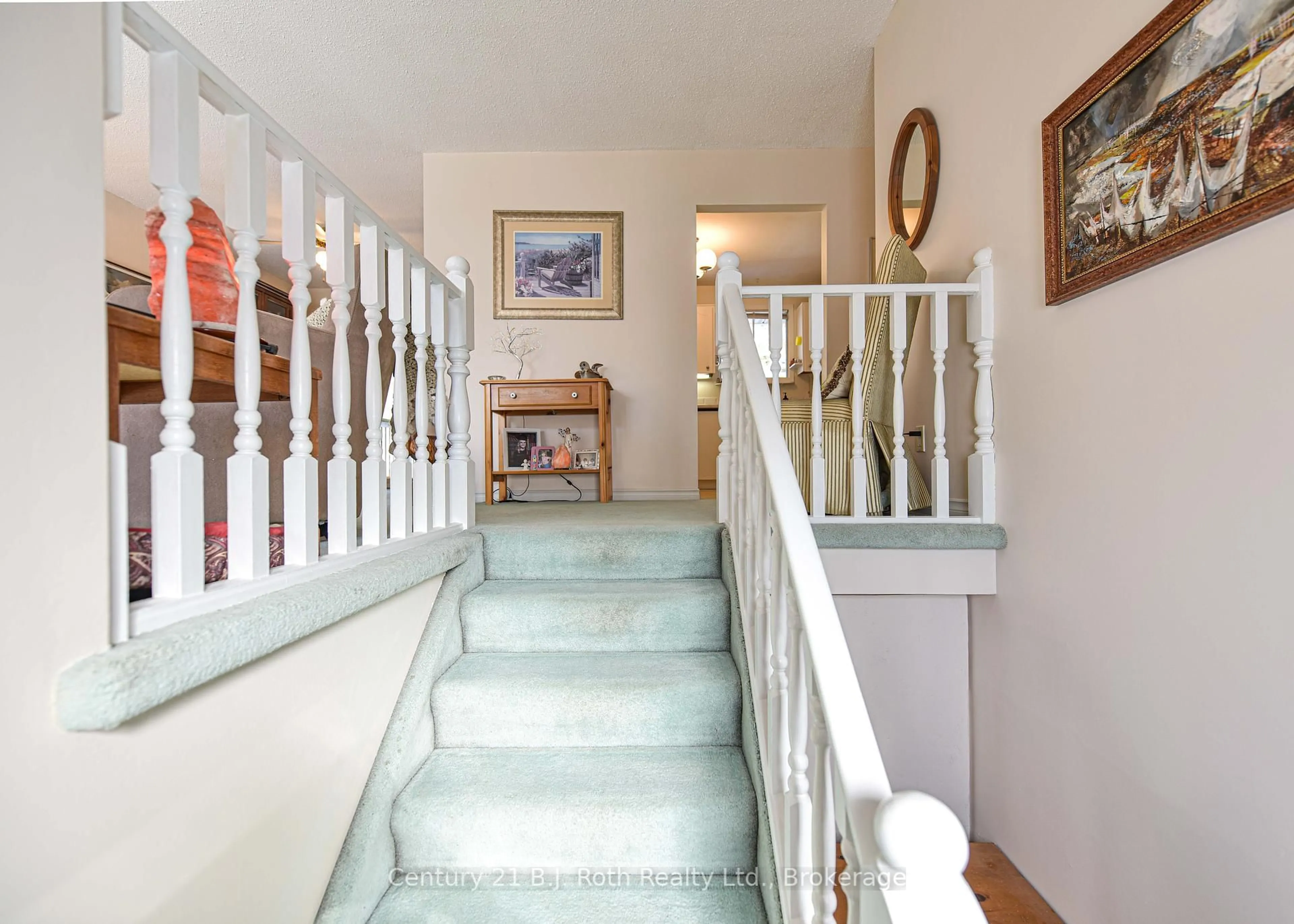 Indoor foyer for 24 Champlain St, Orillia Ontario L3V 2G7