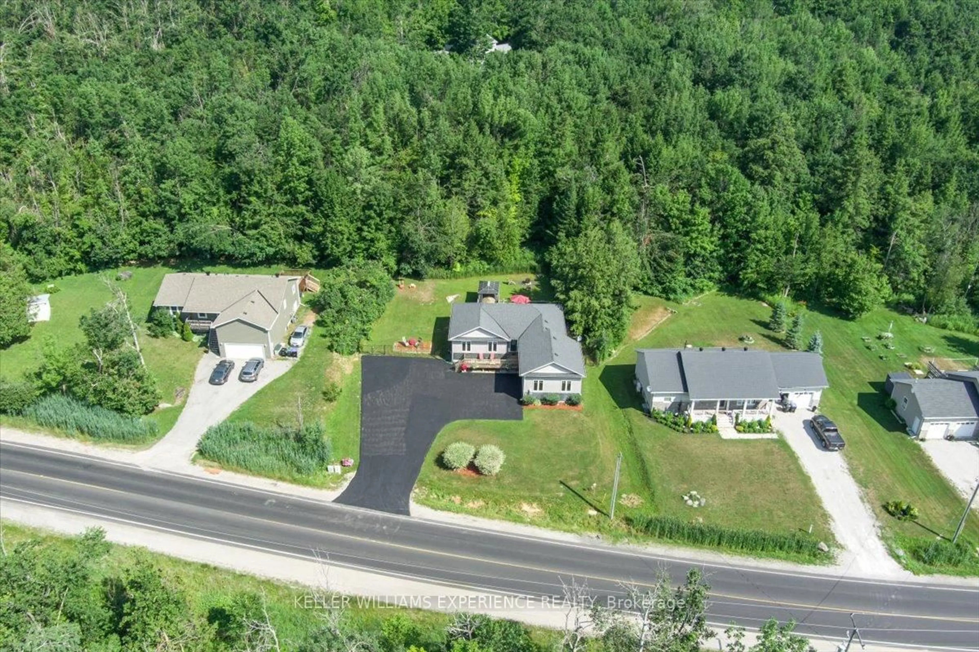 A pic from outside/outdoor area/front of a property/back of a property/a pic from drone, street for 158 Moonstone Rd, Oro-Medonte Ontario L0K 1N0