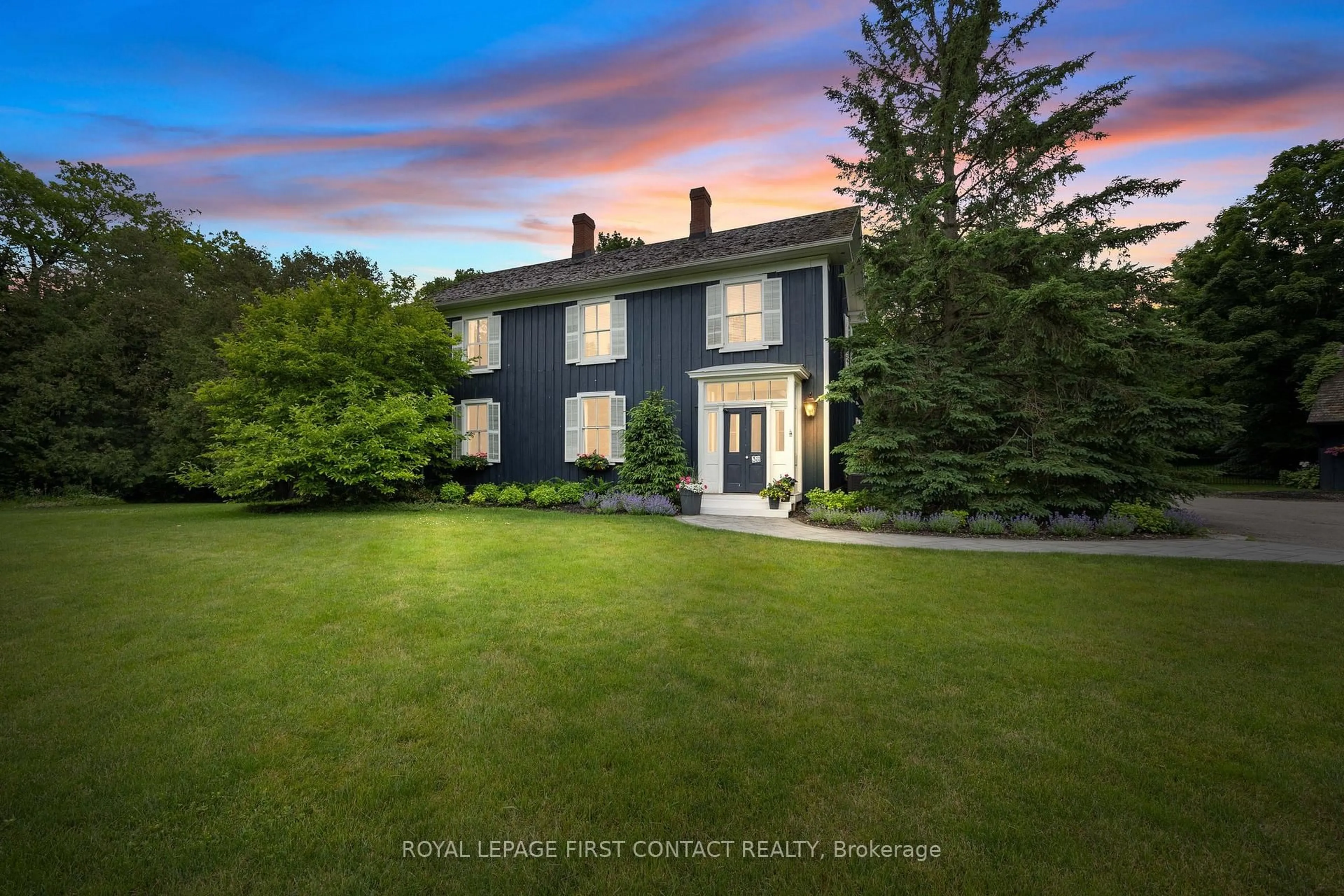 A pic from outside/outdoor area/front of a property/back of a property/a pic from drone, unknown for 311 Tollendal Mill Rd, Barrie Ontario L4N 7S6