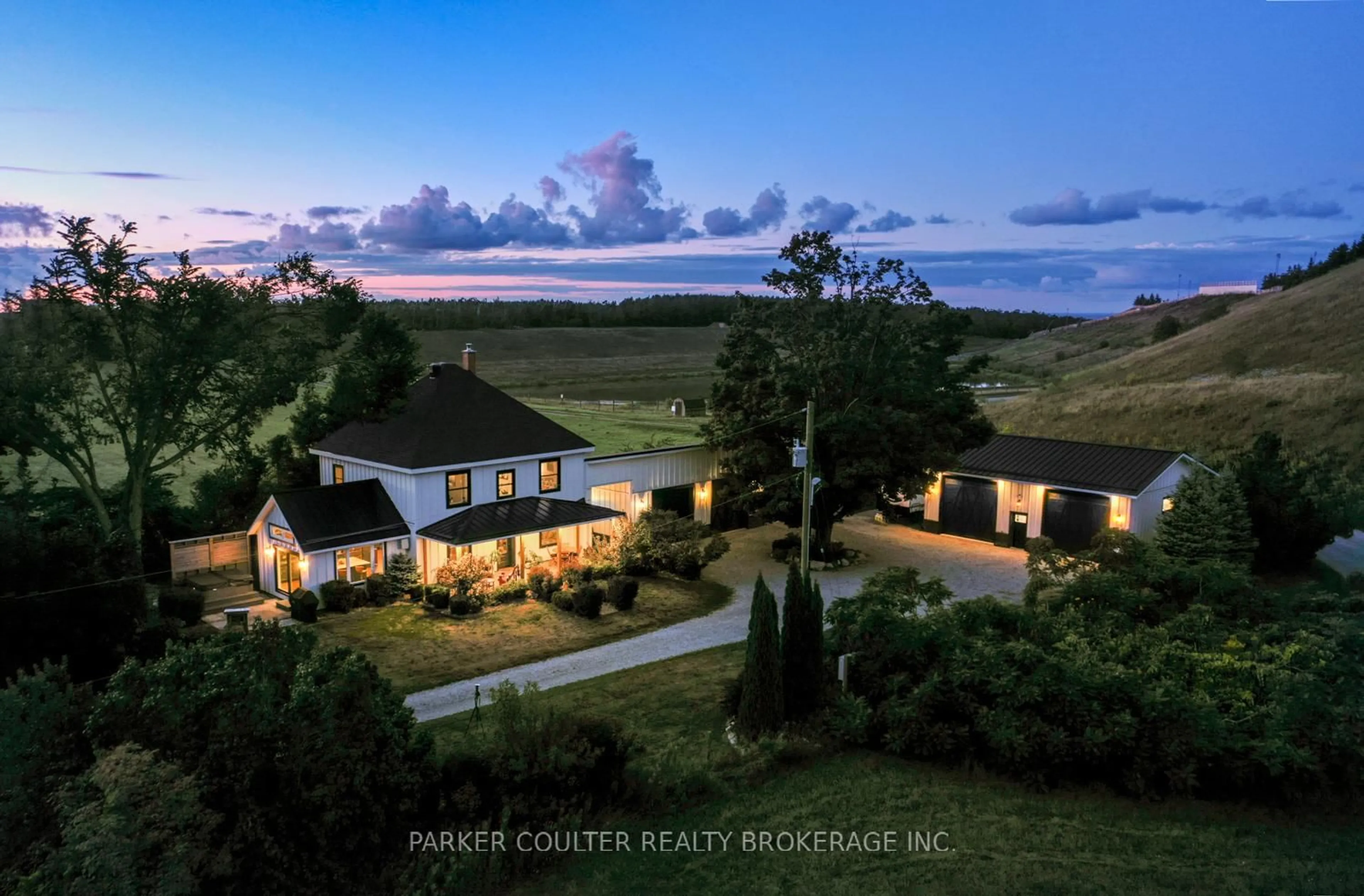 A pic from outside/outdoor area/front of a property/back of a property/a pic from drone, water/lake/river/ocean view for 4885 6 Line, Oro-Medonte Ontario L0K 1E0
