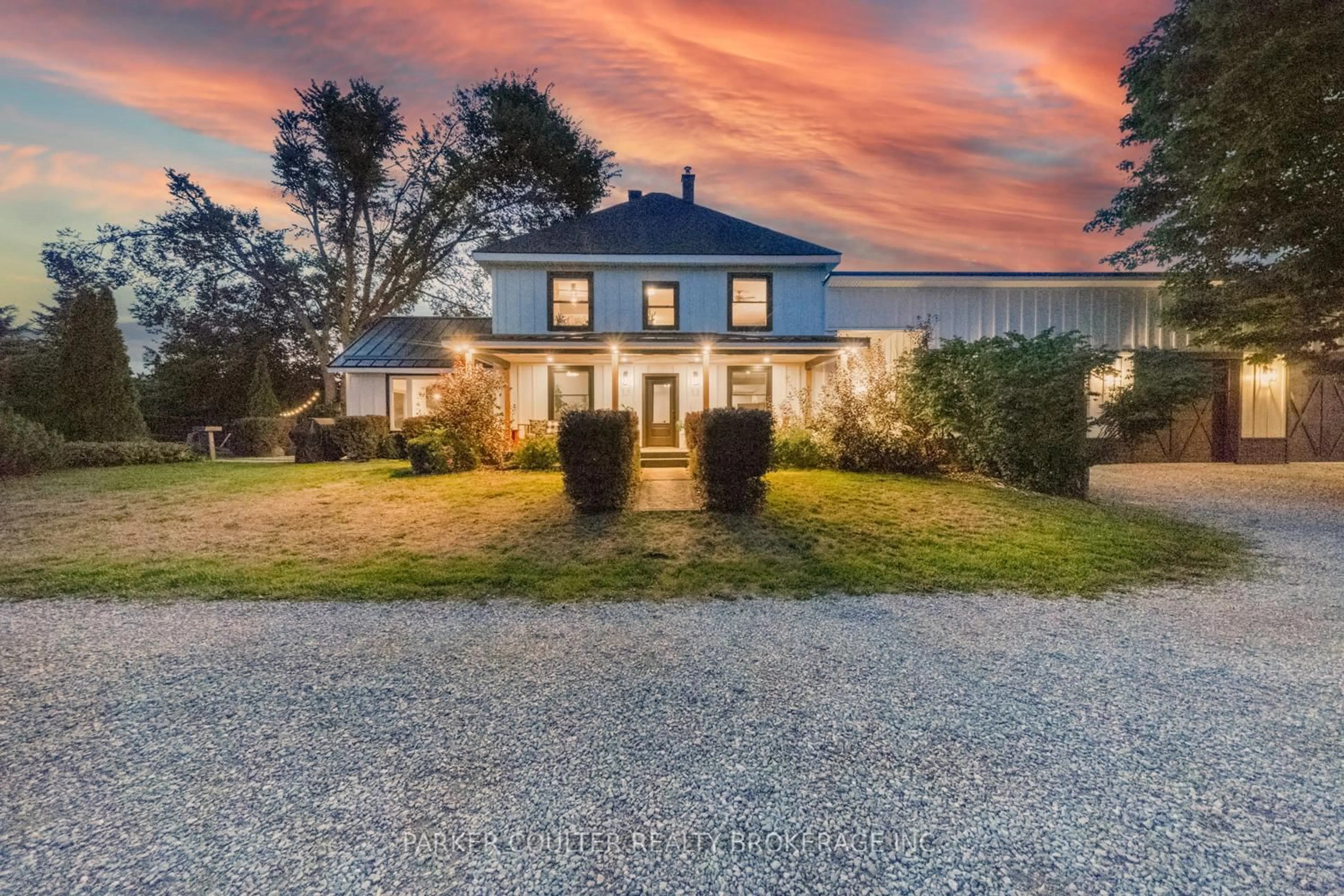 A pic from outside/outdoor area/front of a property/back of a property/a pic from drone, building for 4885 6 Line, Oro-Medonte Ontario L0K 1E0