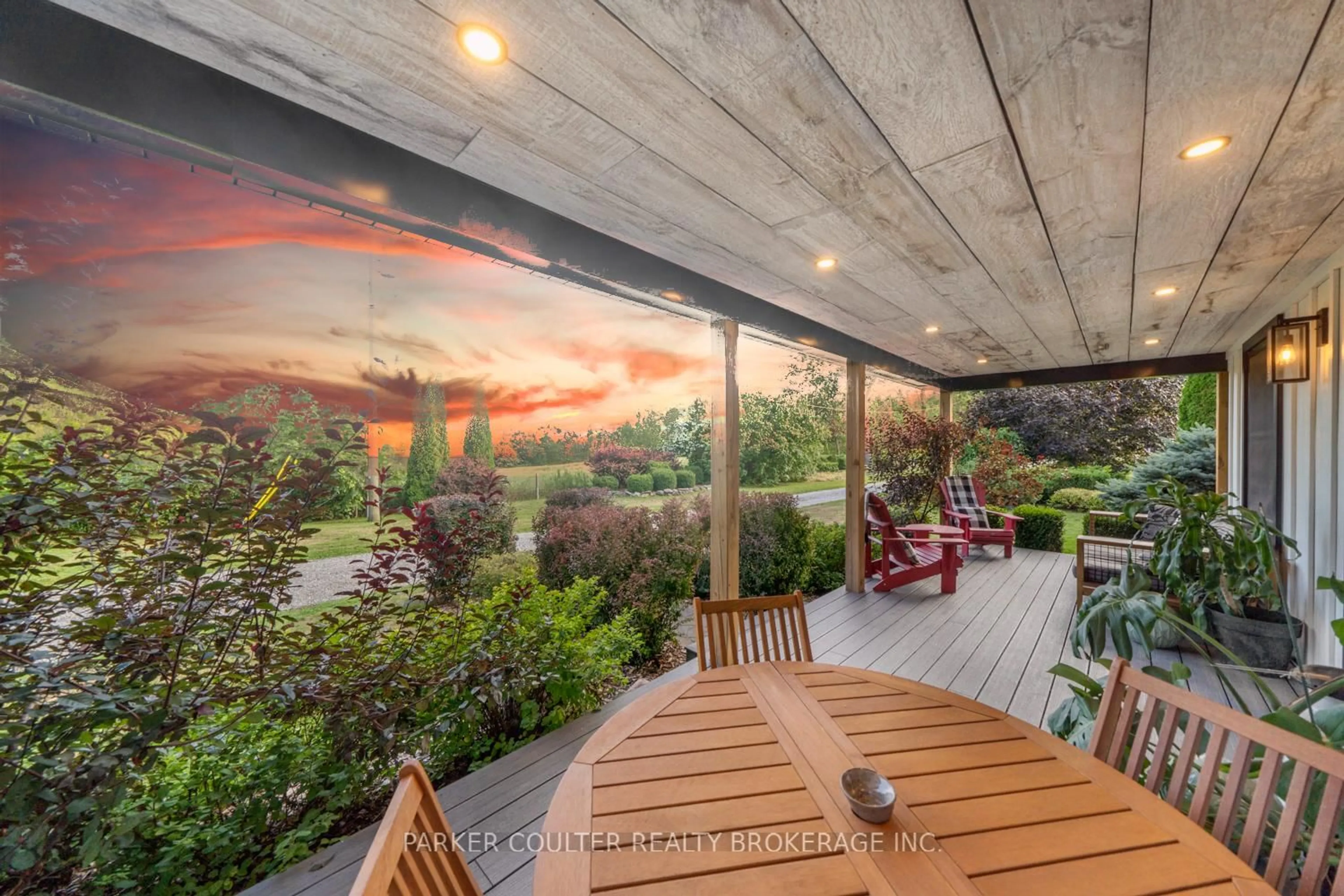 Patio, unknown for 4885 6 Line, Oro-Medonte Ontario L0K 1E0