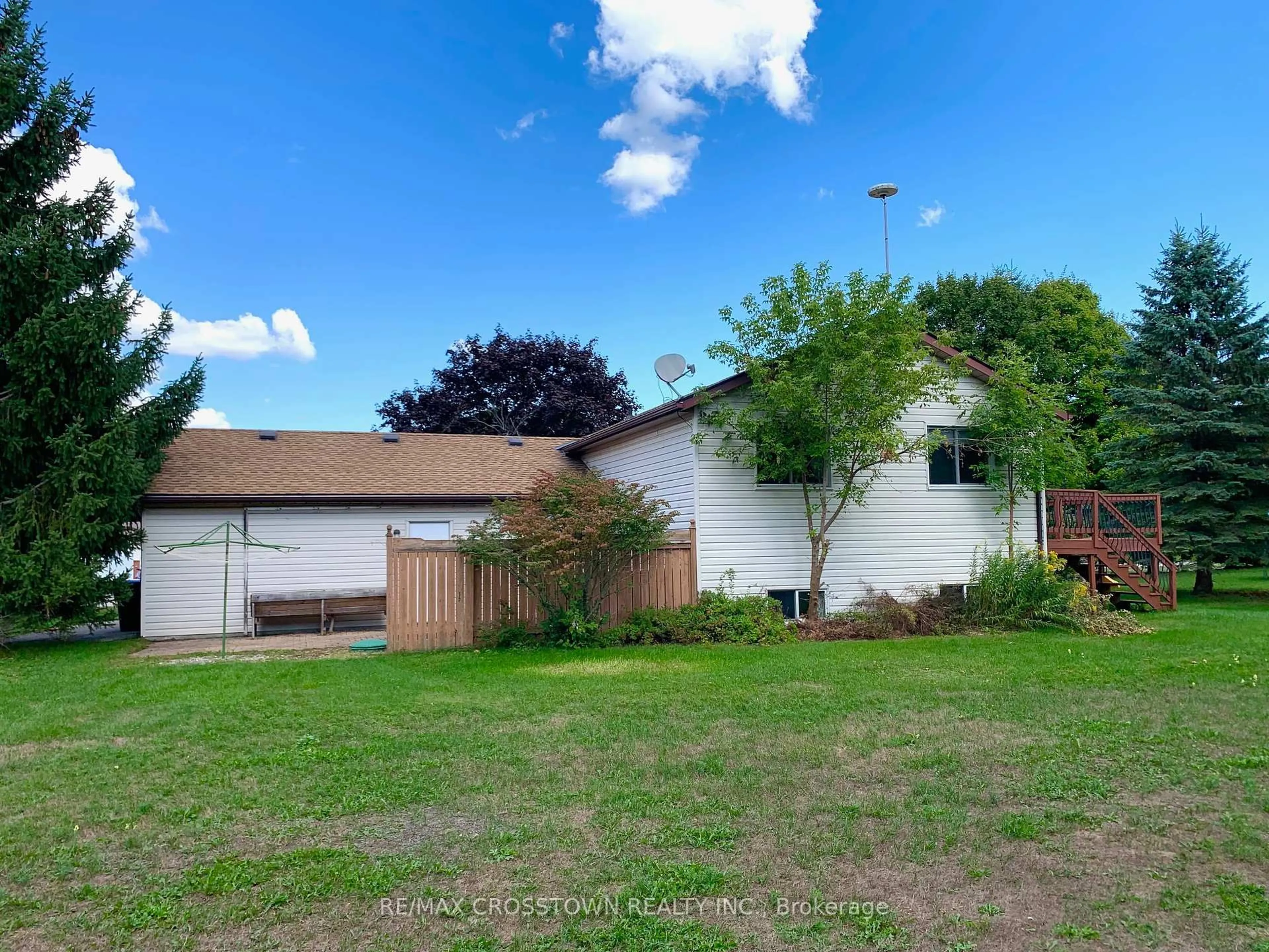 A pic from outside/outdoor area/front of a property/back of a property/a pic from drone, street for 43 Foyston Park Circ, Springwater Ontario L0L 1Y0