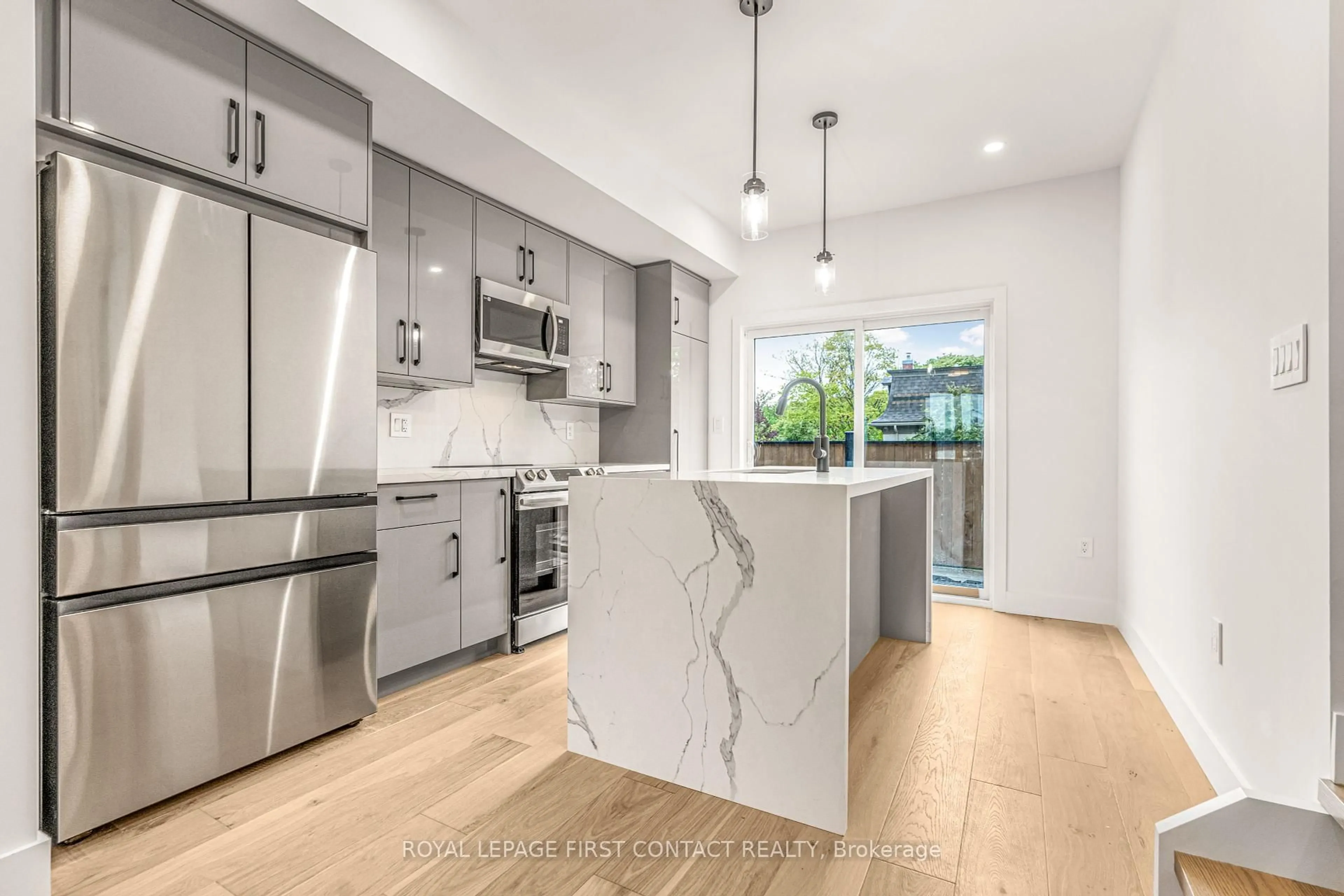 Open concept kitchen, unknown for 4 Alderwood Lane, Barrie Ontario L4N 3J2