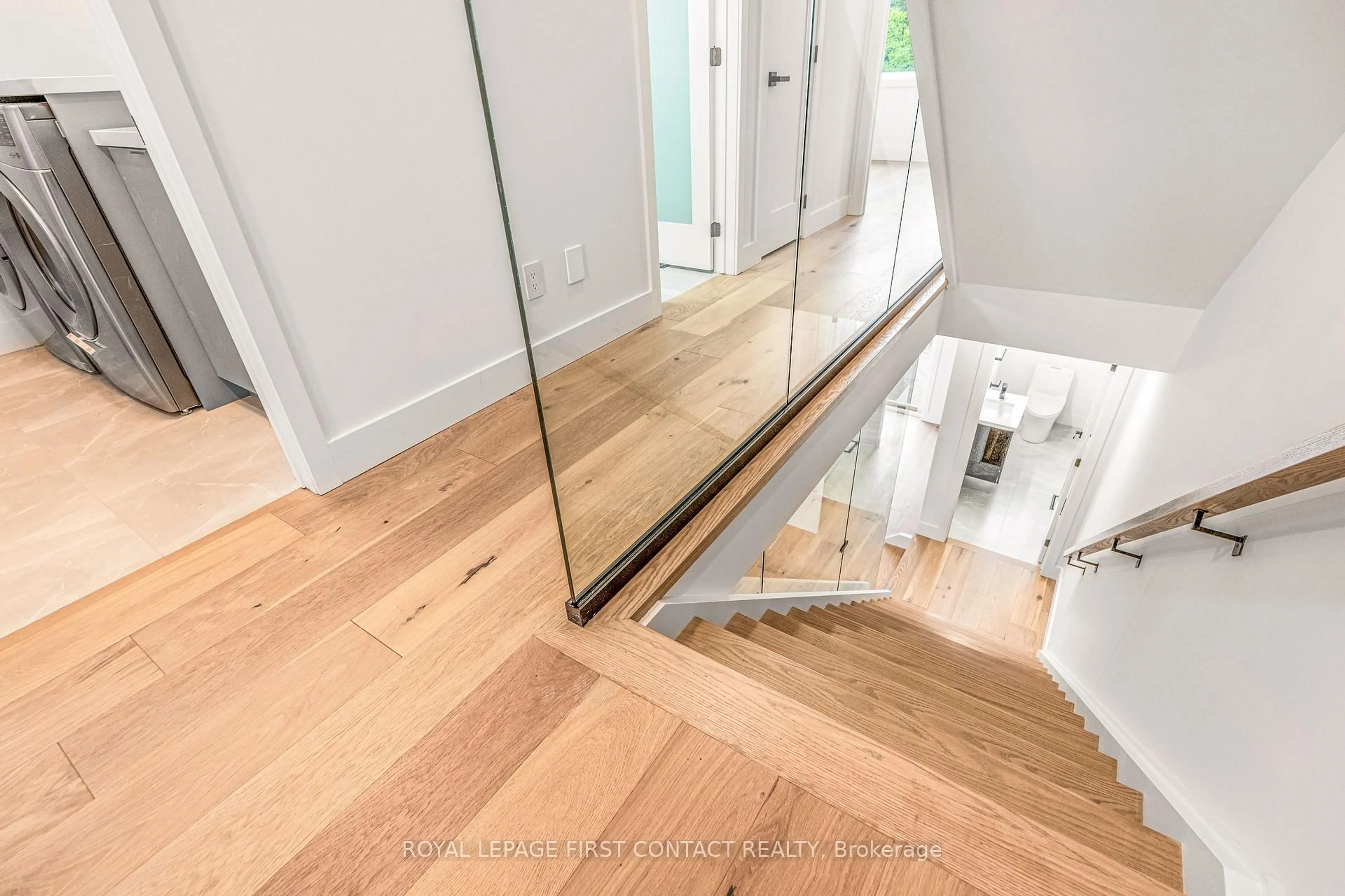 Stairs for 4 Alderwood Lane, Barrie Ontario L4N 3J2
