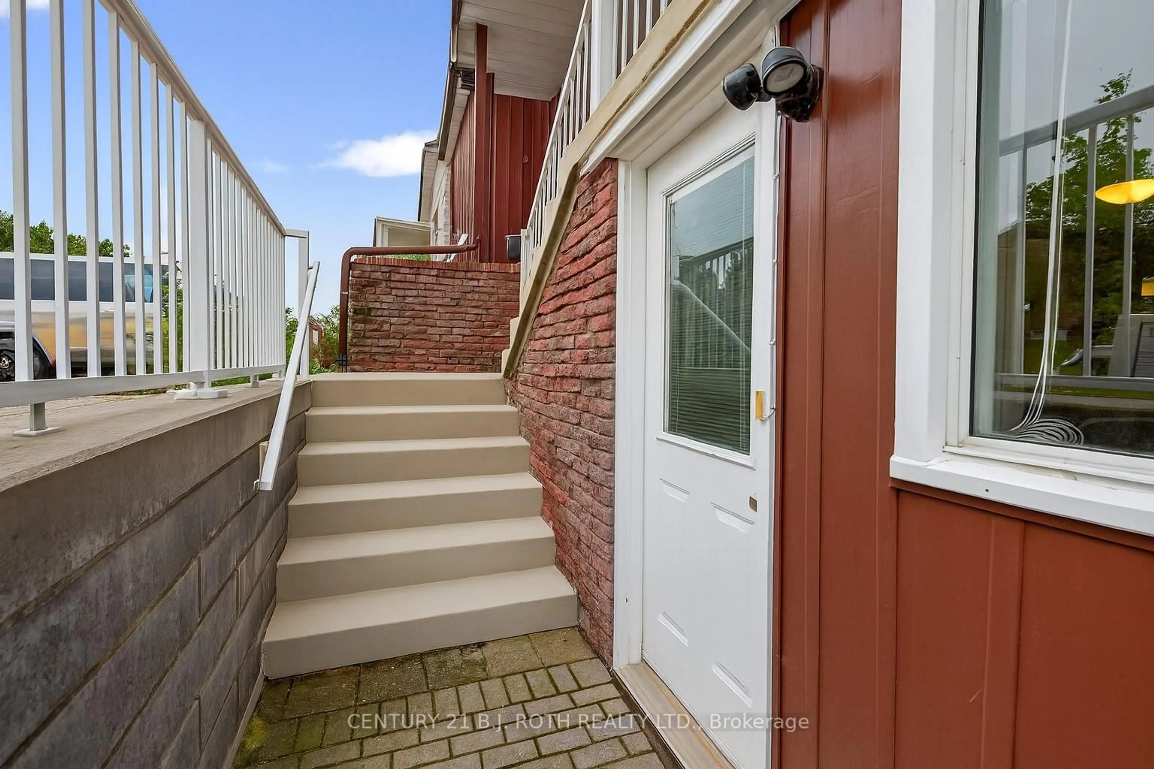 Unknown for 120 Kozlov St, Barrie Ontario L4N 4P9