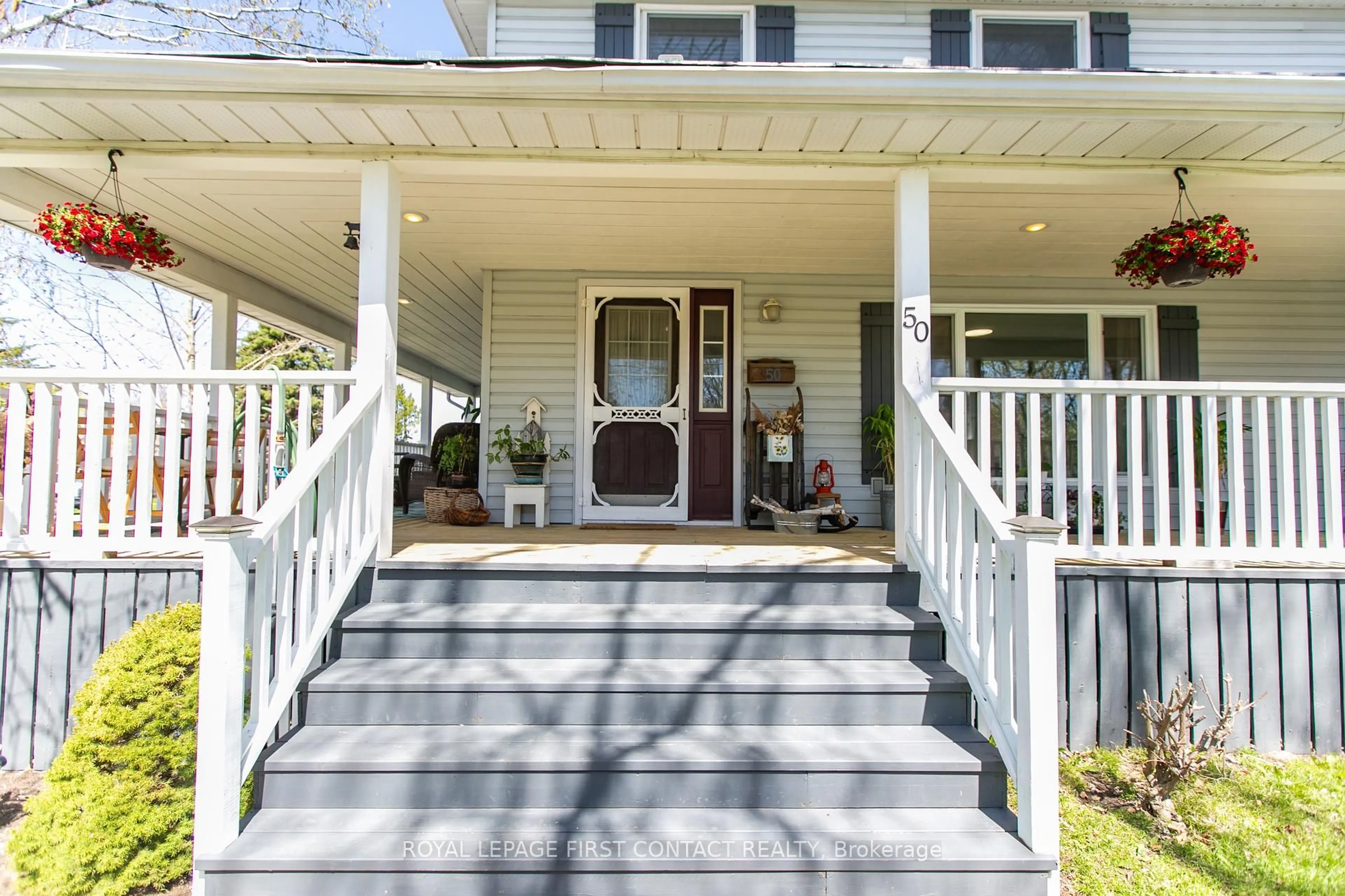 Home with vinyl exterior material, street for 50 Calverley St, Orillia Ontario L3V 3T5