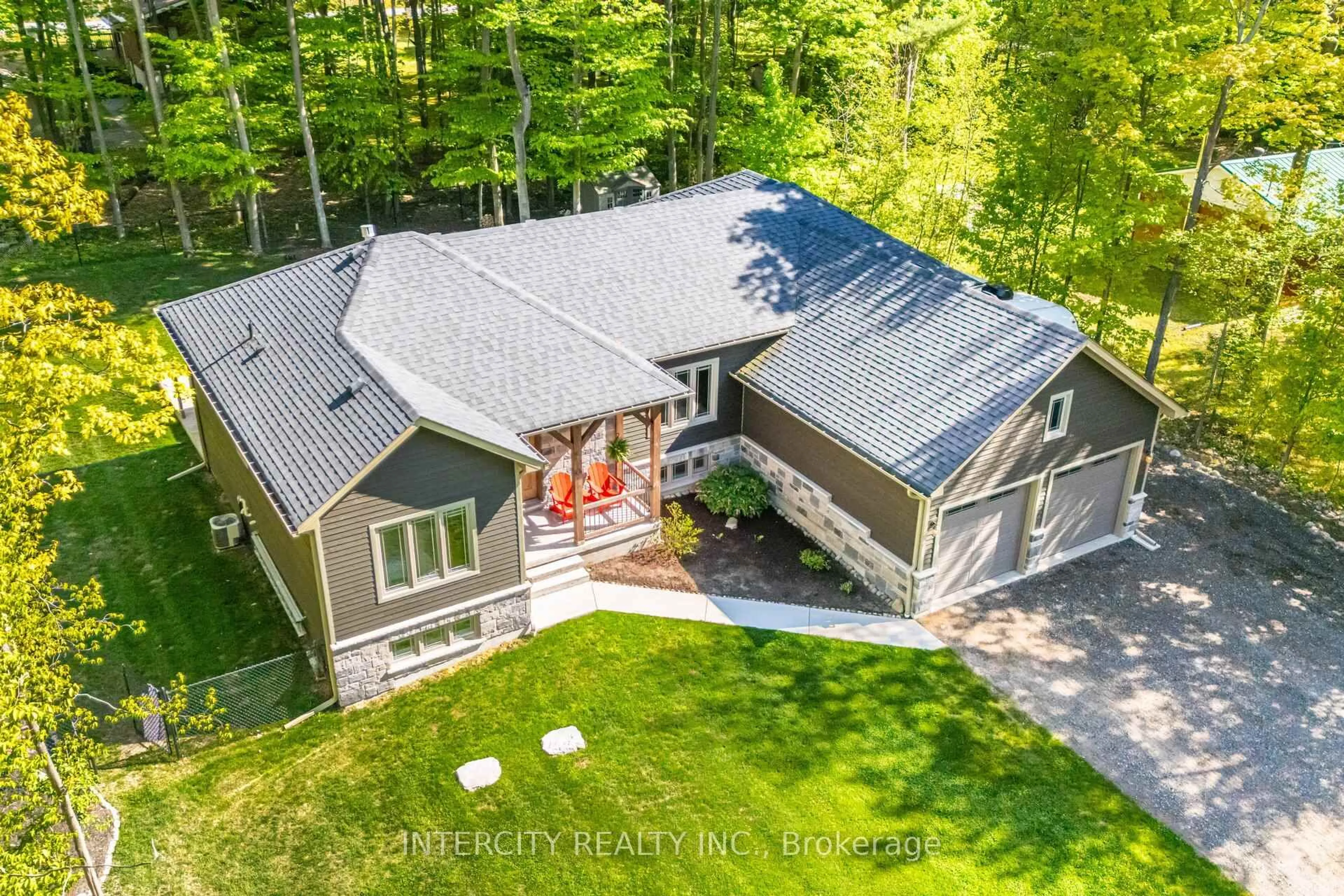 A pic from outside/outdoor area/front of a property/back of a property/a pic from drone, unknown for 41 Tall Pines Dr, Tiny Ontario L9M 0H4