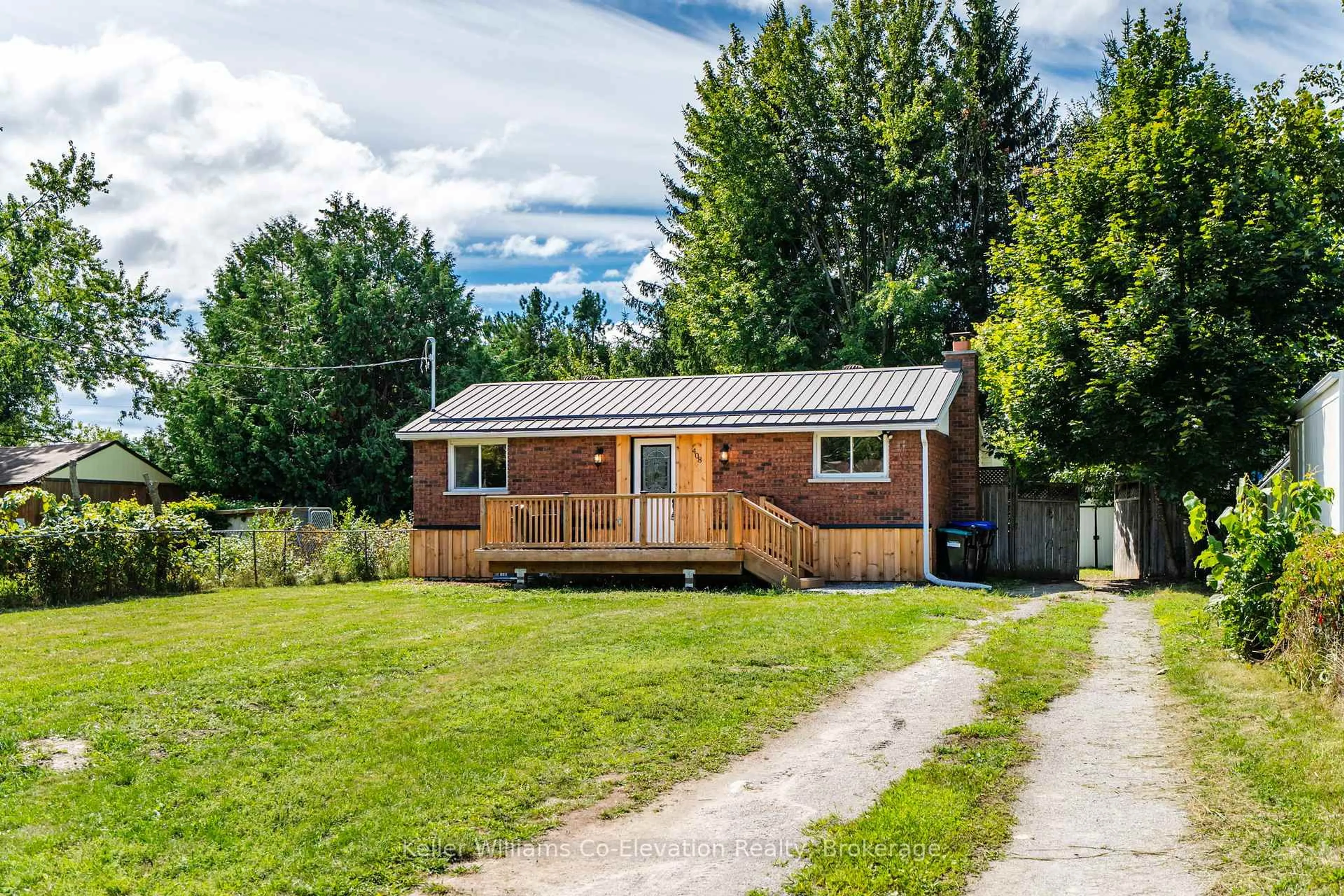 Shed for 408 Barnes Ave, Tay Ontario L0K 1R0