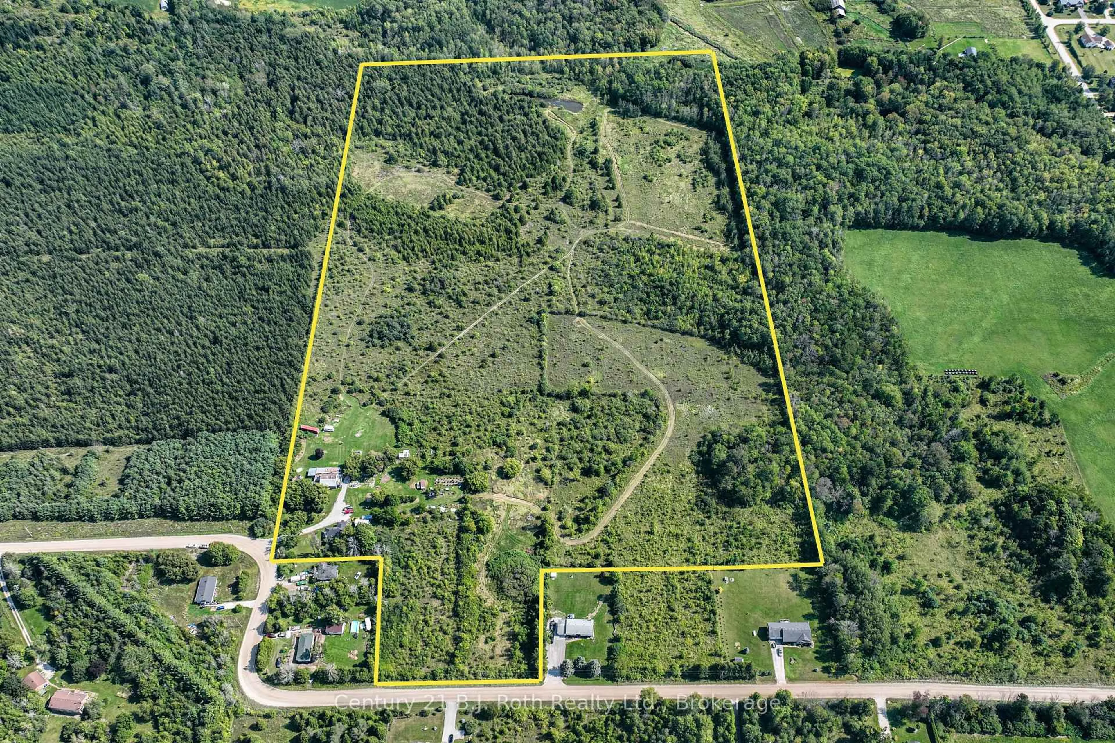 A pic from outside/outdoor area/front of a property/back of a property/a pic from drone, building for 5135 SIDEROAD 25, Ramara Ontario L3V 0T1