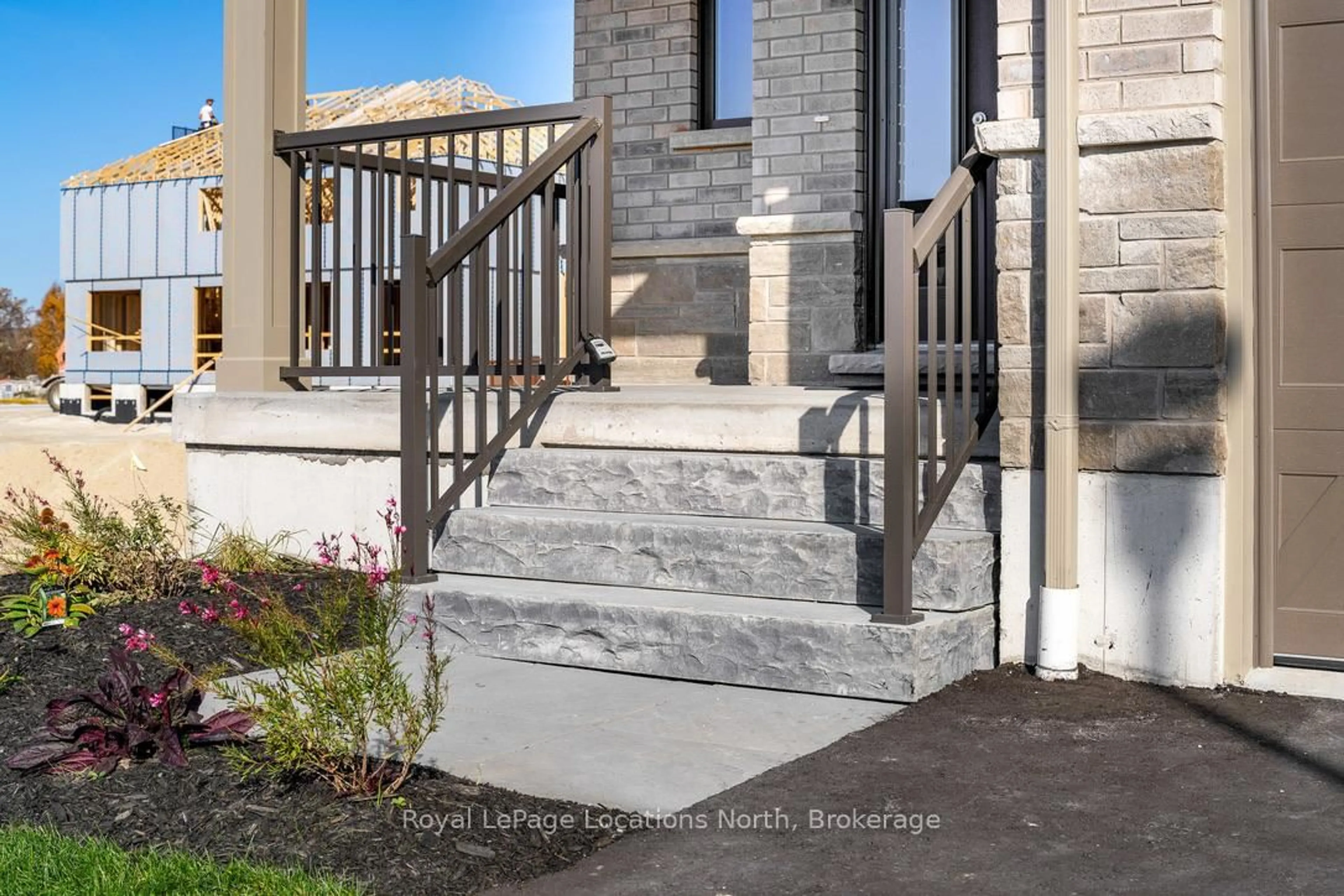 Stairs for 11 SWAIN Cres, Collingwood Ontario L9Y 2L3