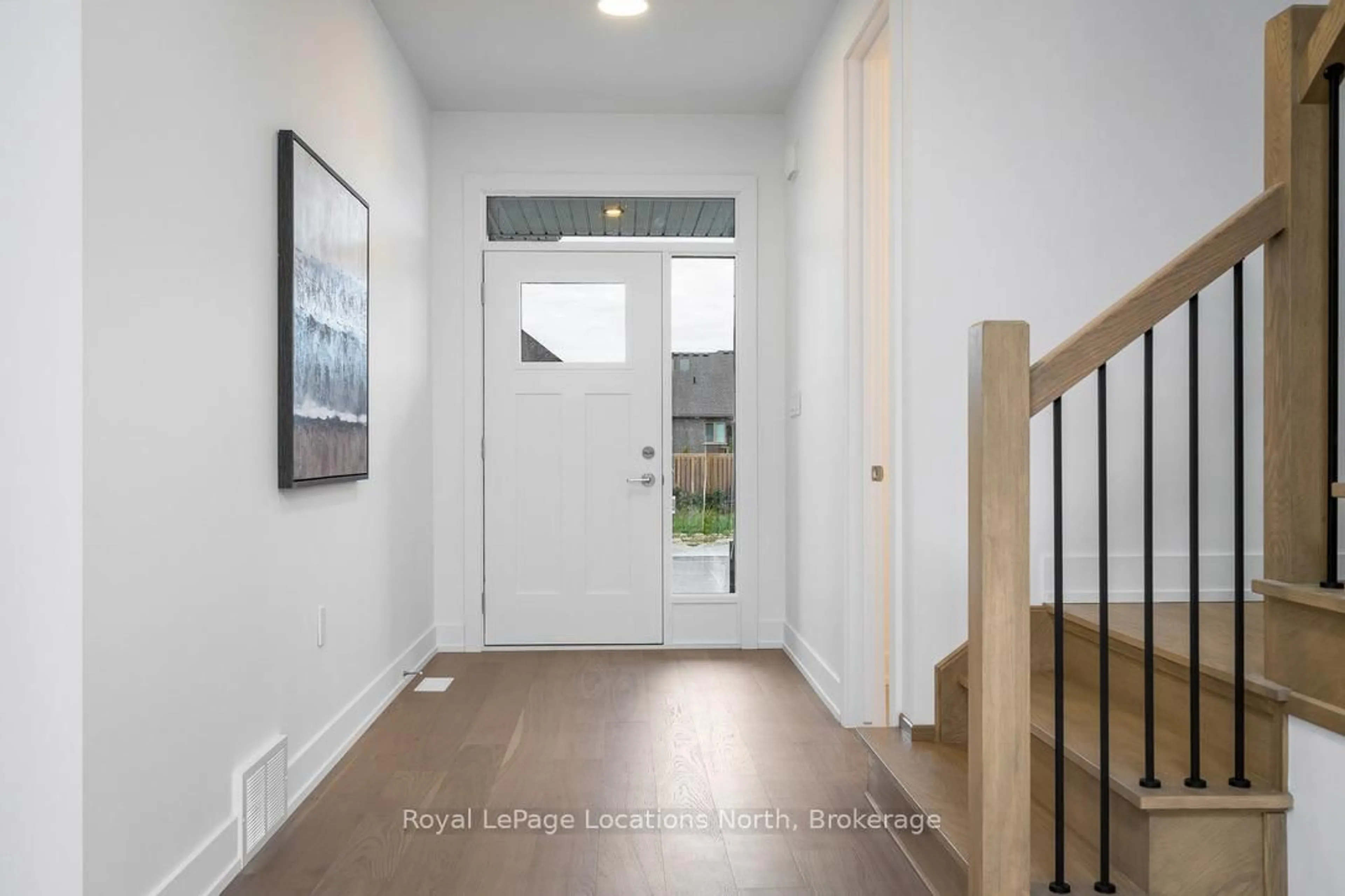 Indoor entryway for 11 SWAIN Cres, Collingwood Ontario L9Y 2L3