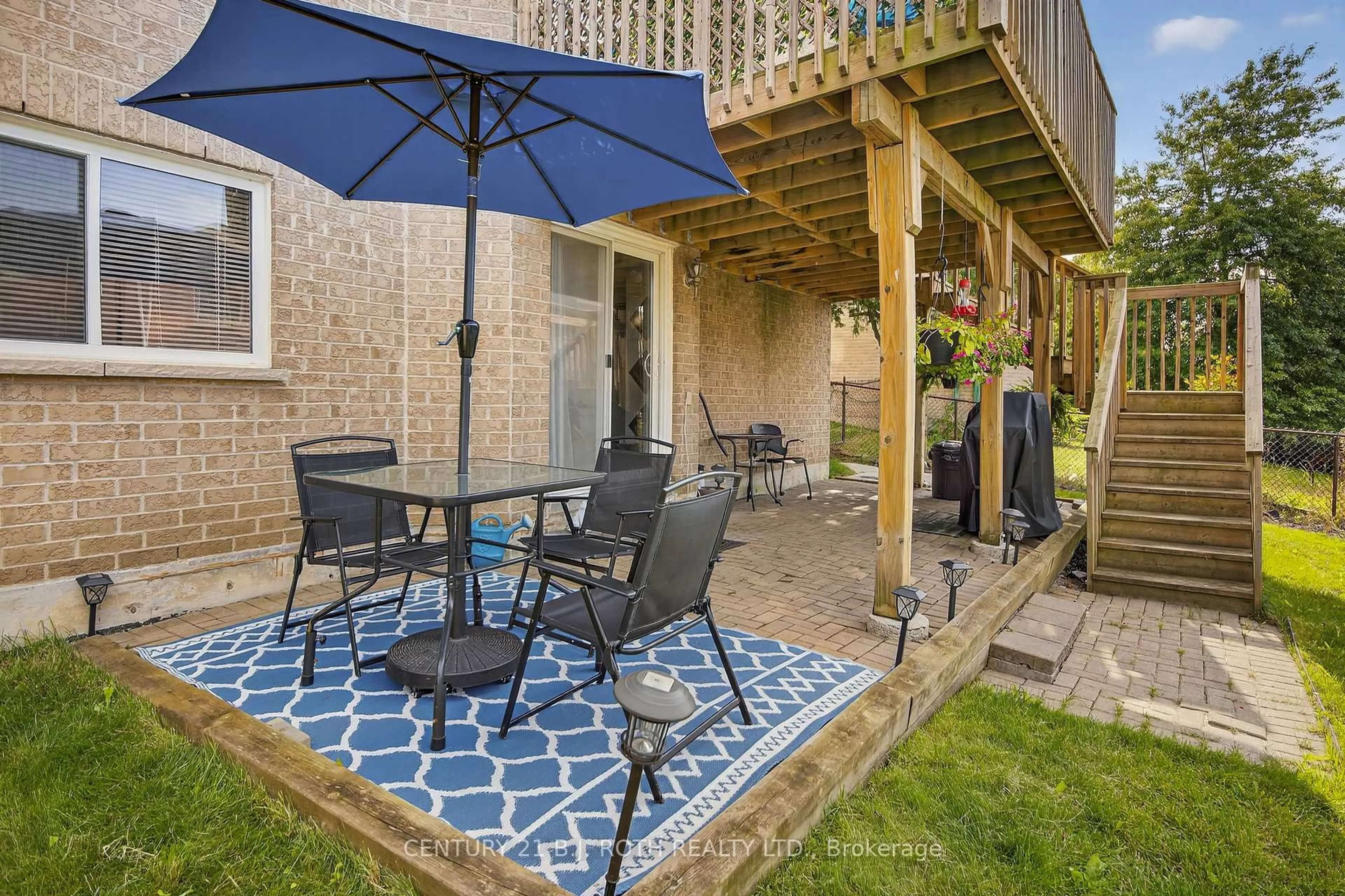 Patio, water/lake/river/ocean view for 7 Round Leaf Crt, Barrie Ontario L4N 9N3