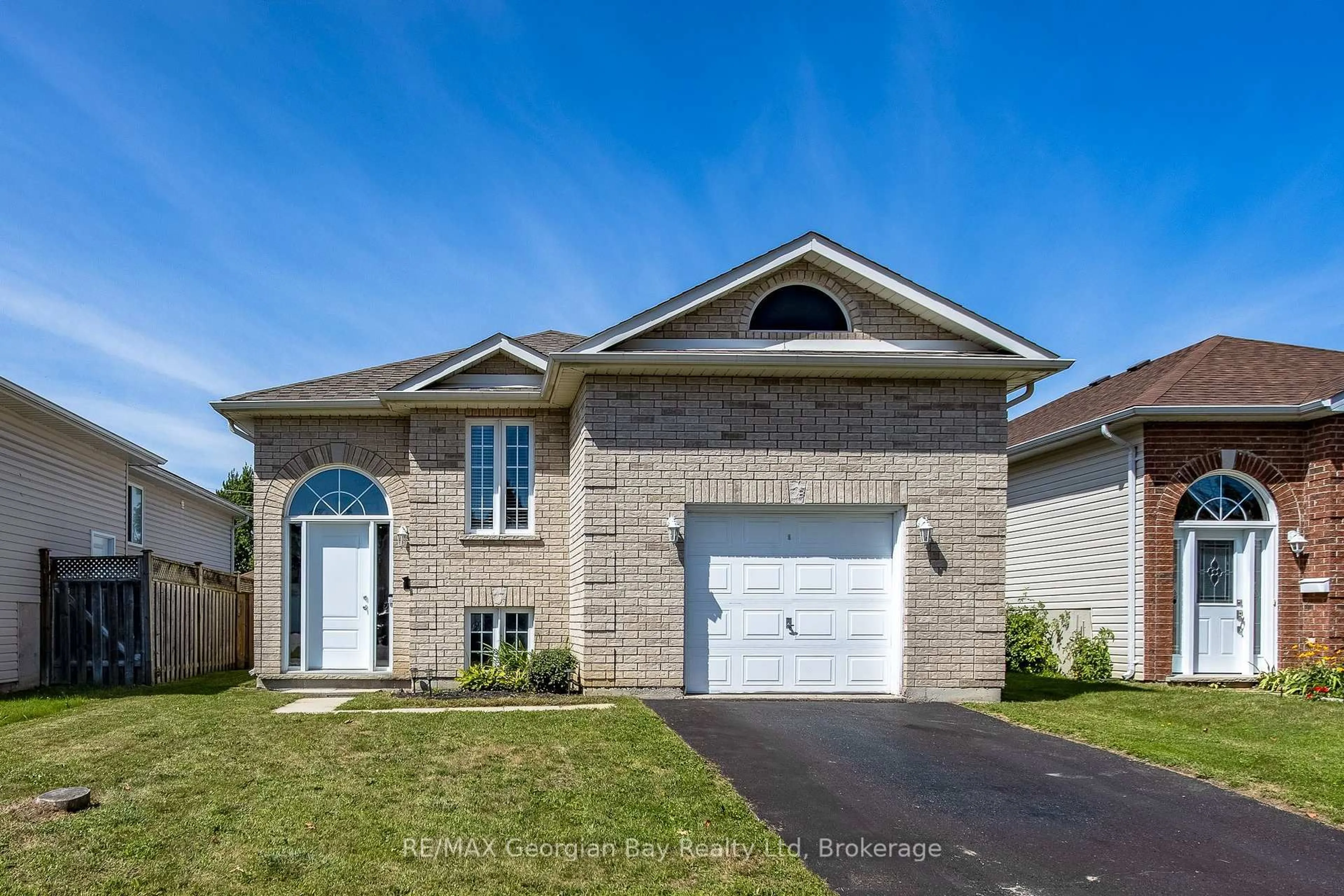 Home with brick exterior material, street for 399 Irwin St, Midland Ontario L4R 2V6