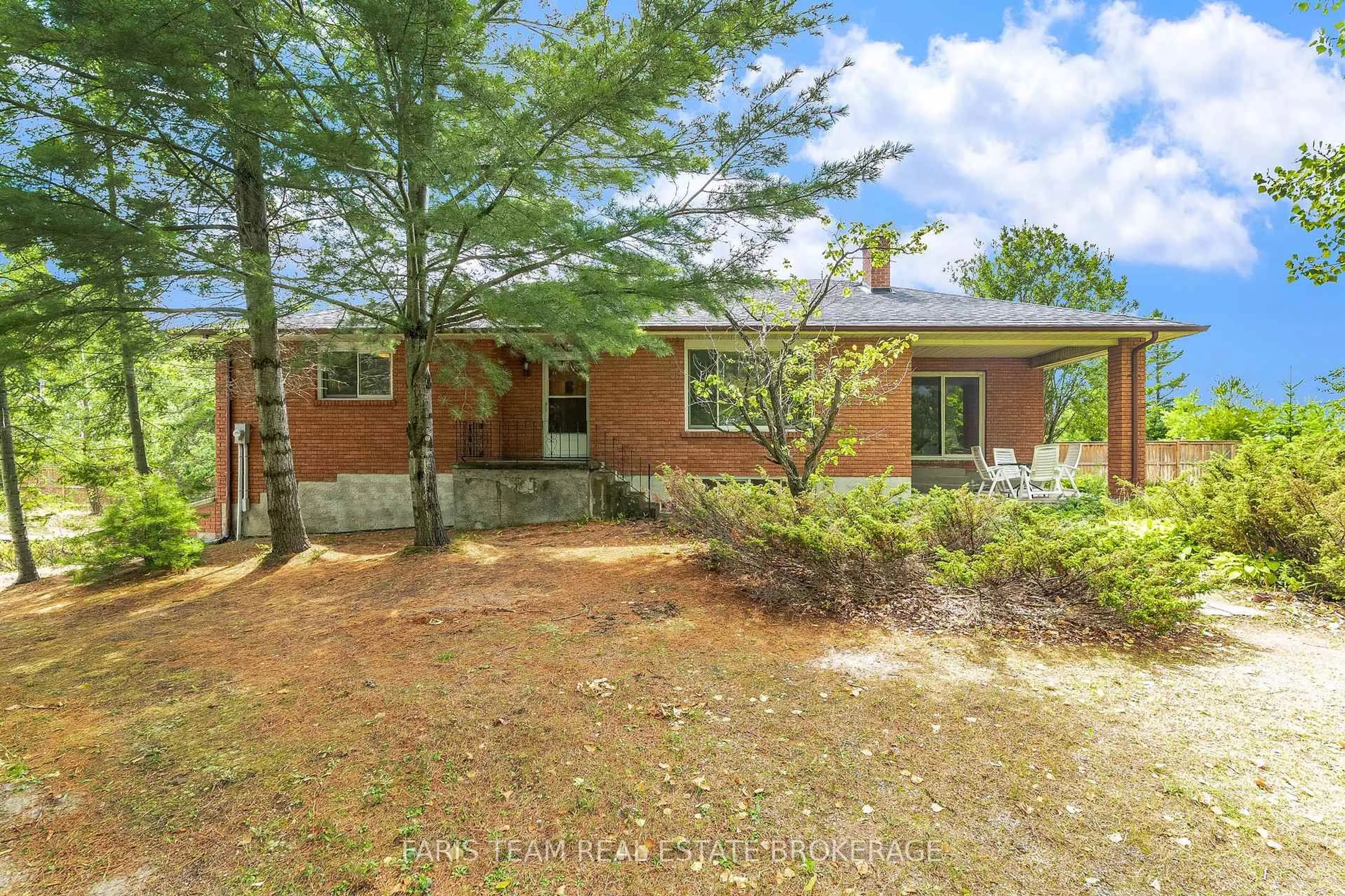 Home with brick exterior material, street for 29 Lorrie Cres, Tiny Ontario L0L 2T0