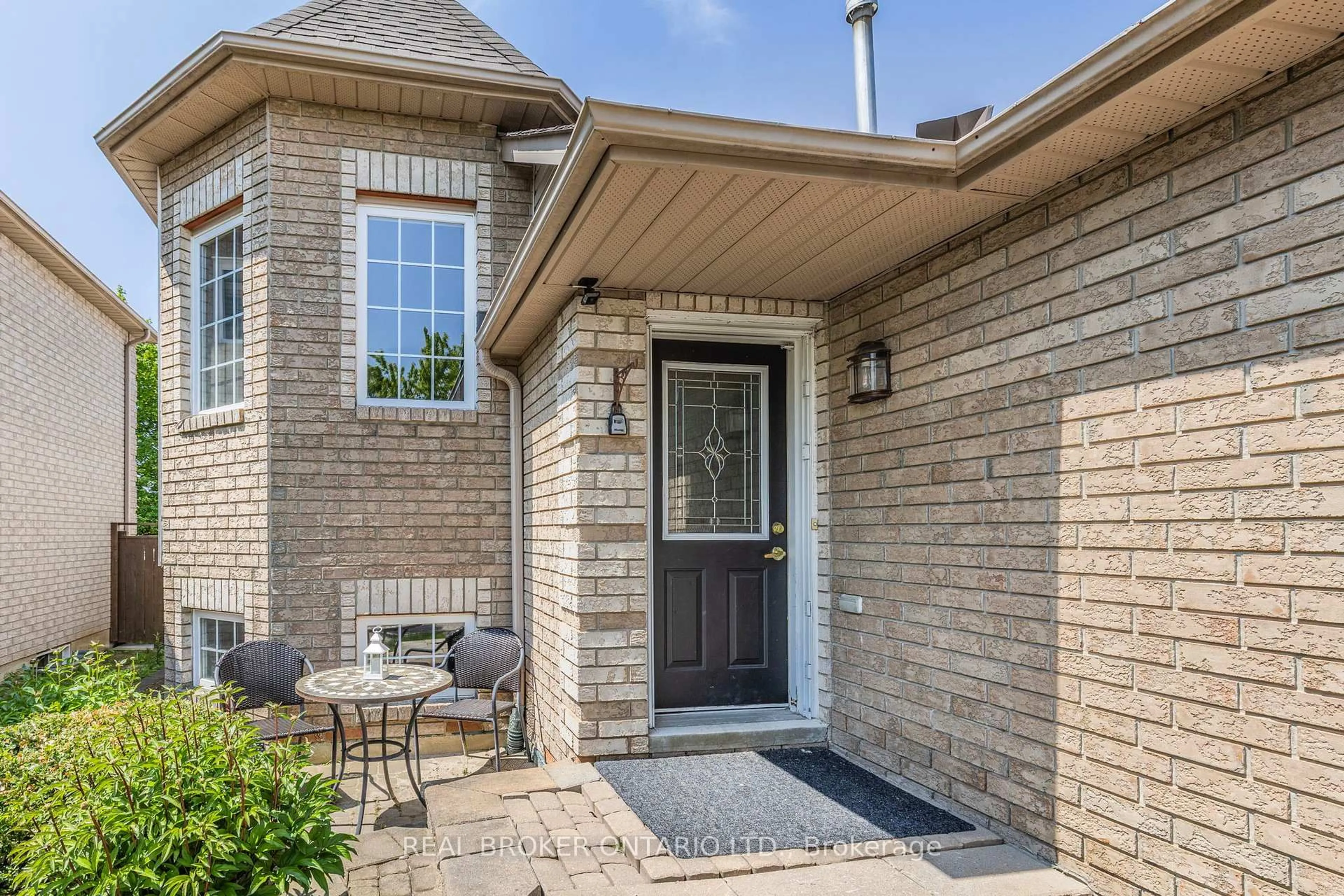 Home with brick exterior material, street for 22 Dykstra Dr, Barrie Ontario L4N 0E2