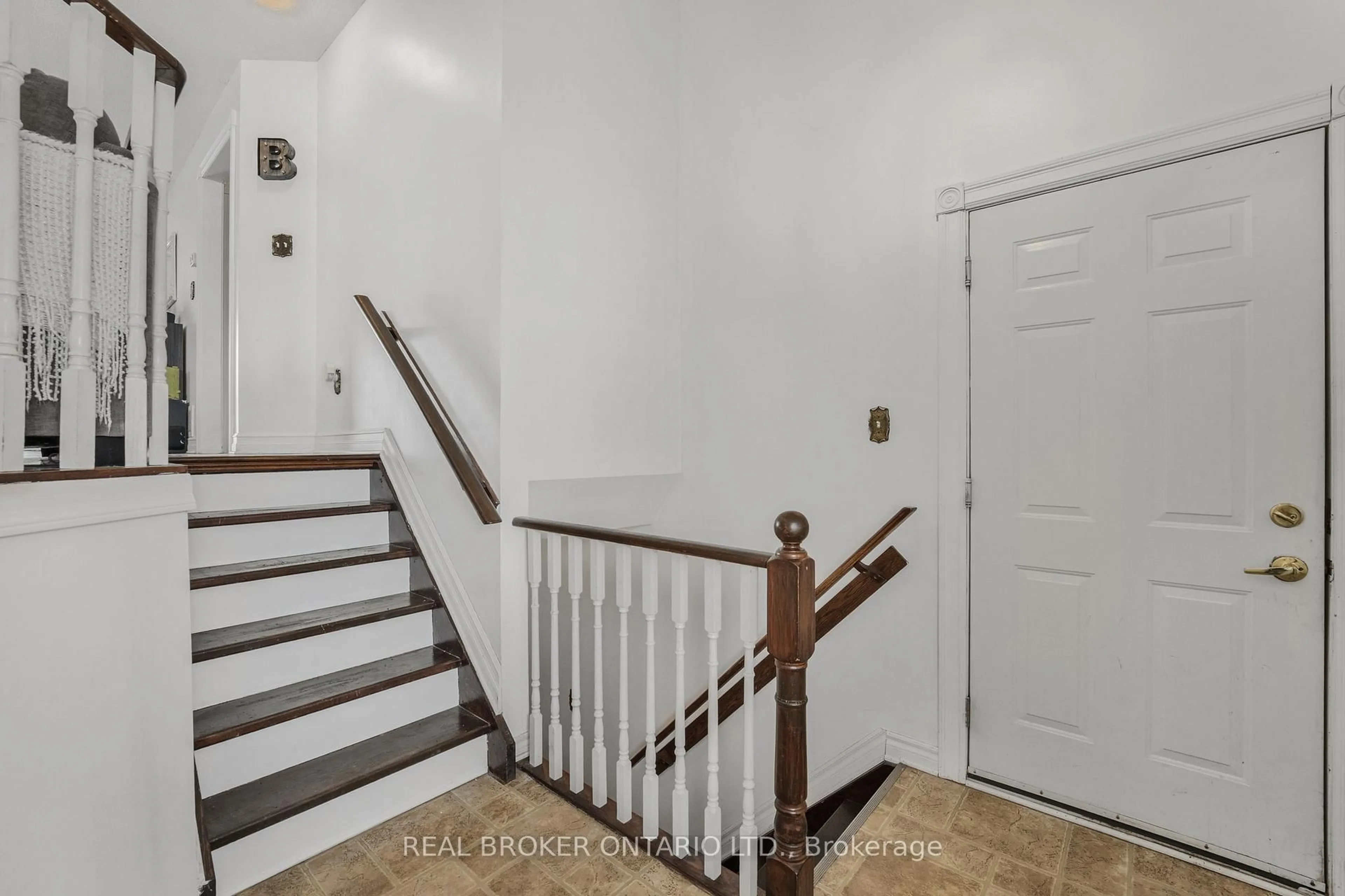 Unknown for 22 Dykstra Dr, Barrie Ontario L4N 0E2