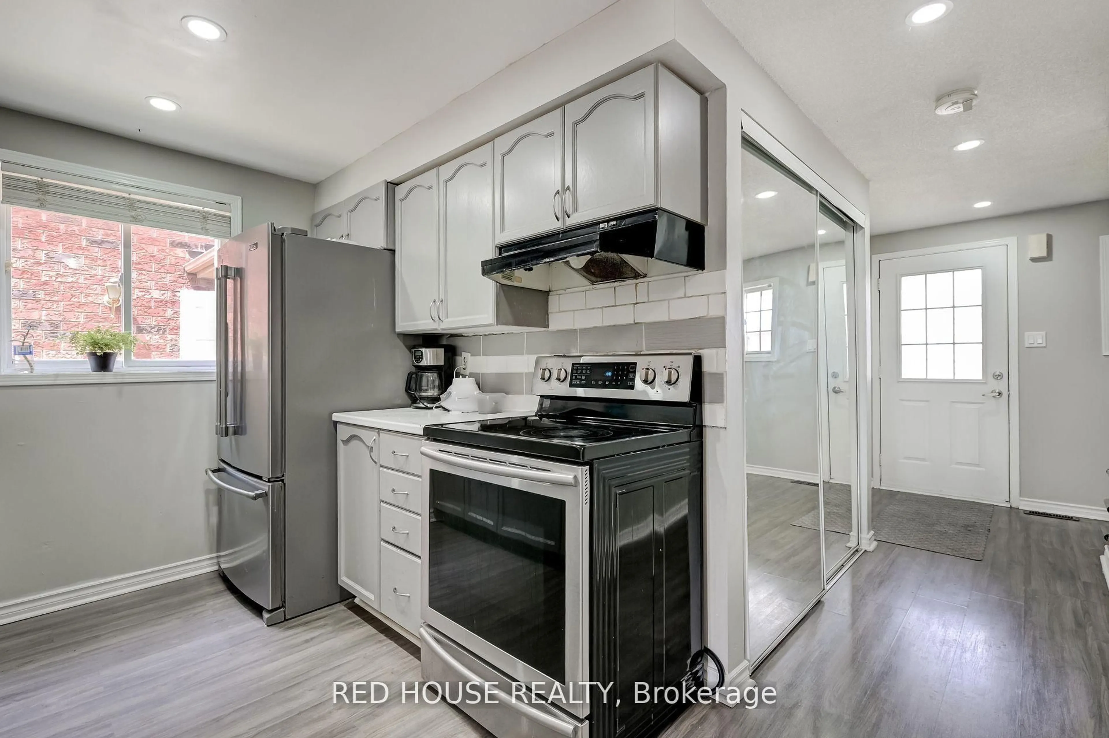 Unknown for 283 Dunsmore Lane, Barrie Ontario L4M 7A7