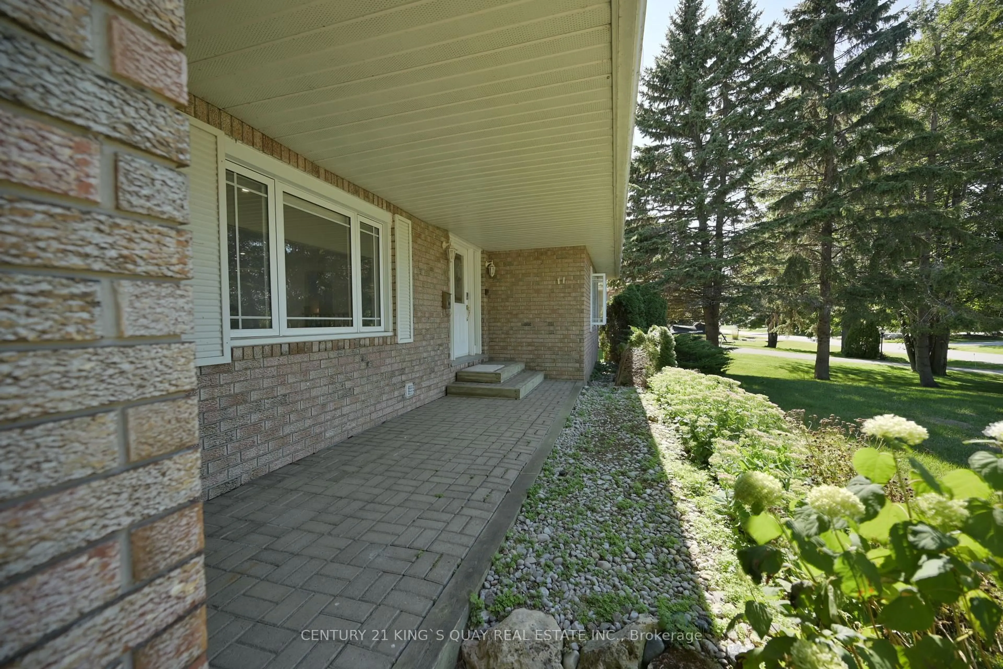 Patio, street for 88 Bayshore Dr, Ramara Ontario L0K 1B0